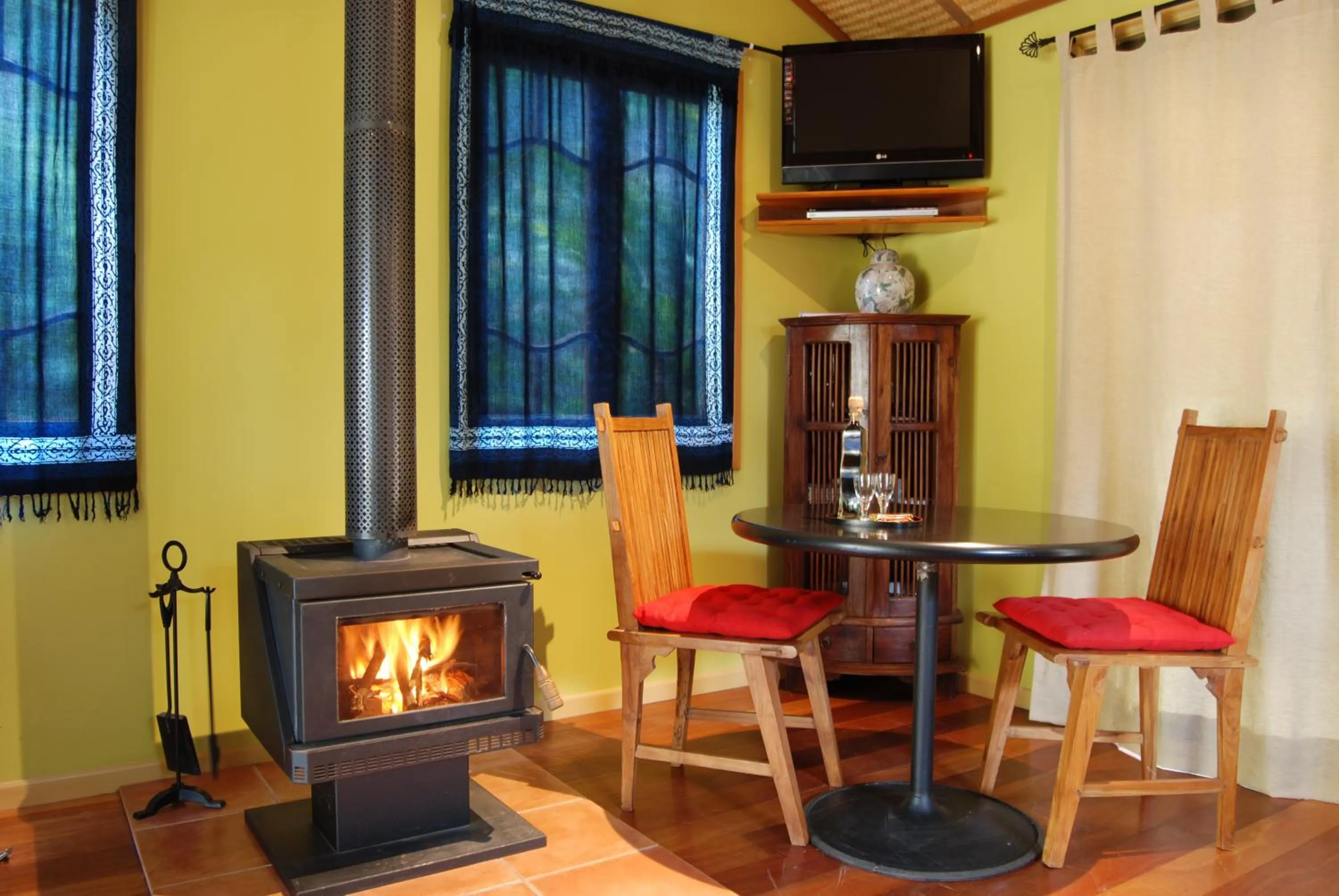 Living room in Witches Falls Cottages