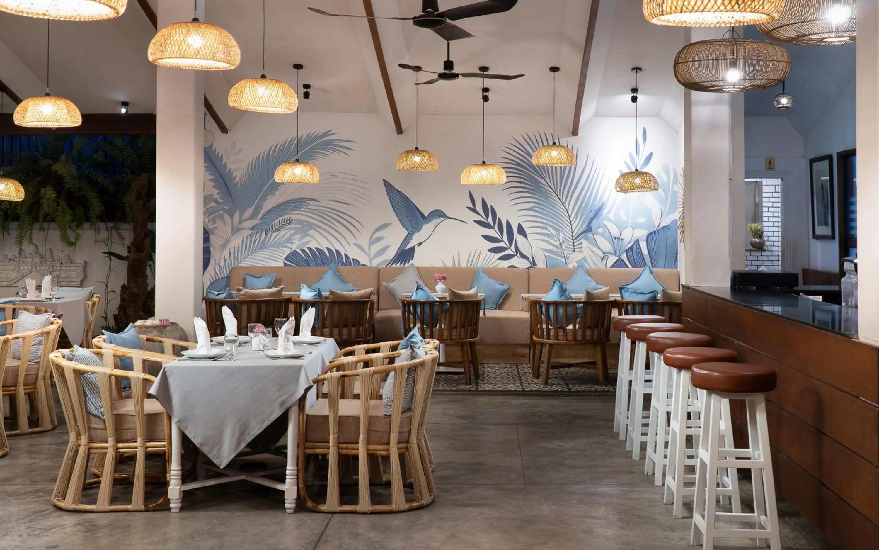 Restaurant/places to eat in The Urban