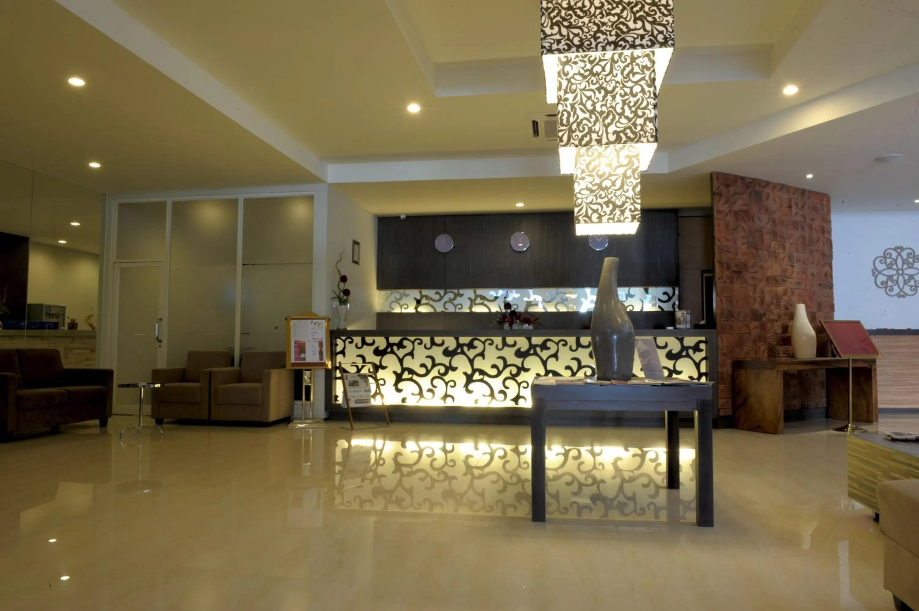 Lobby or reception in Lombok Plaza Hotel and Convention