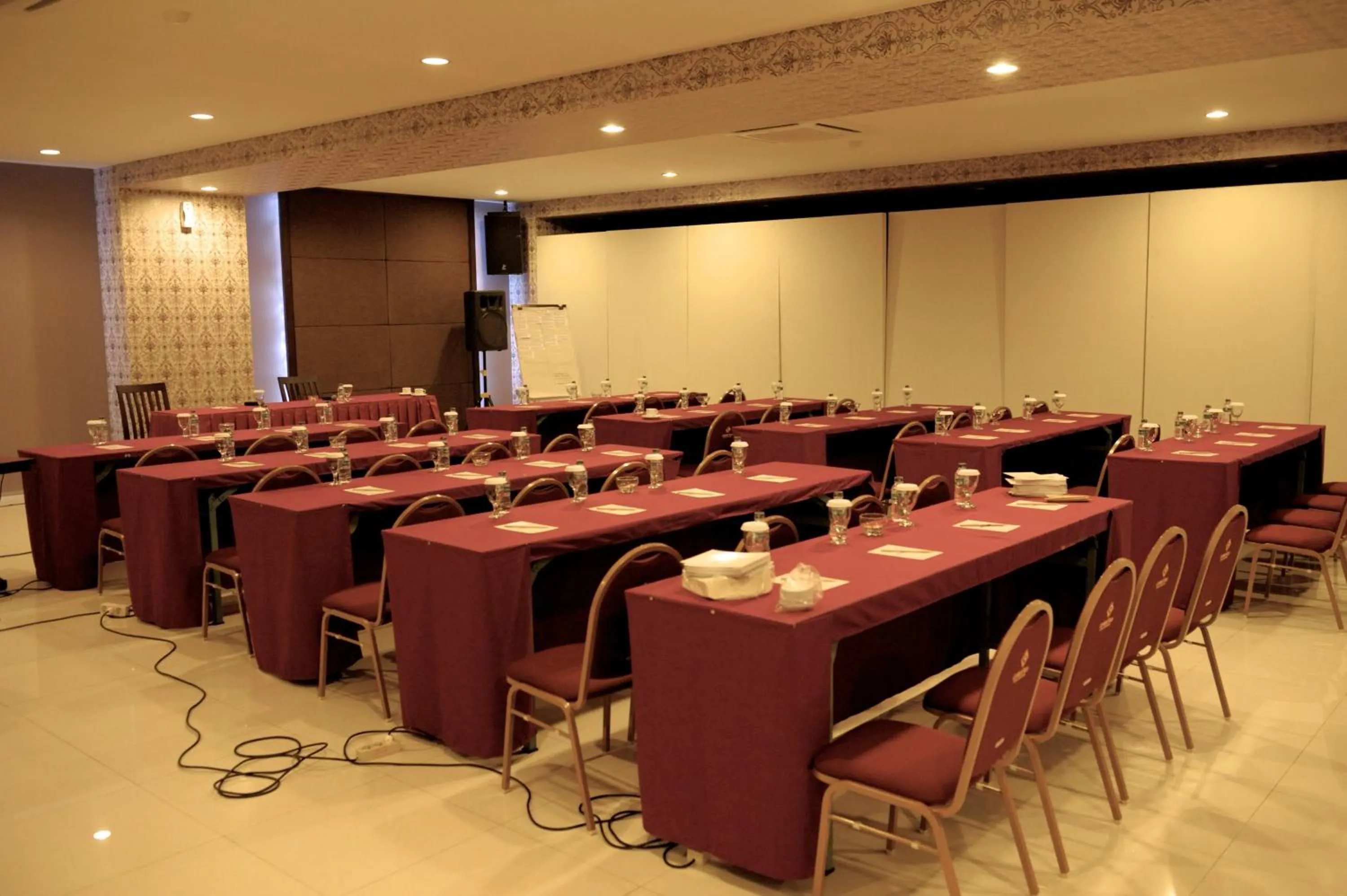 Business facilities in Lombok Plaza Hotel and Convention
