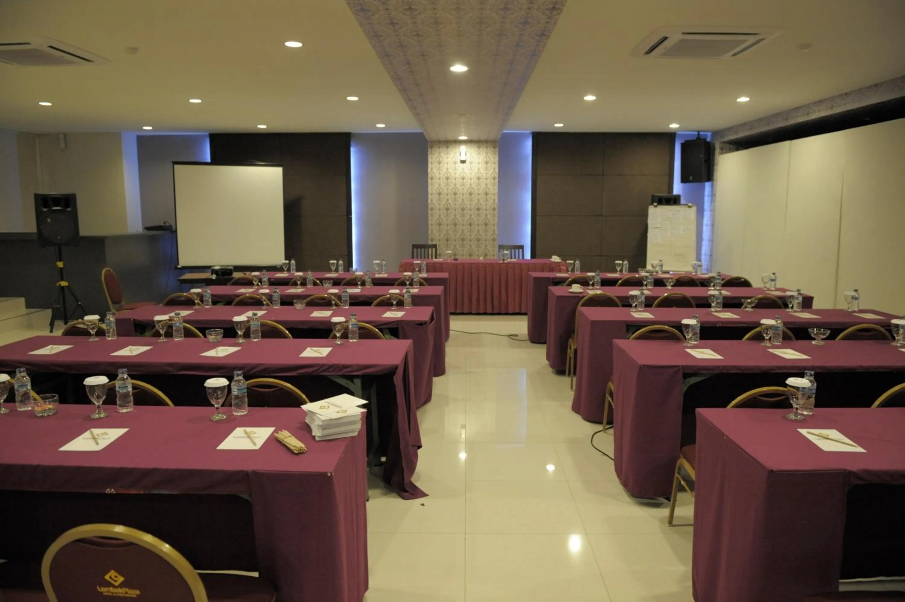 Business facilities in Lombok Plaza Hotel and Convention