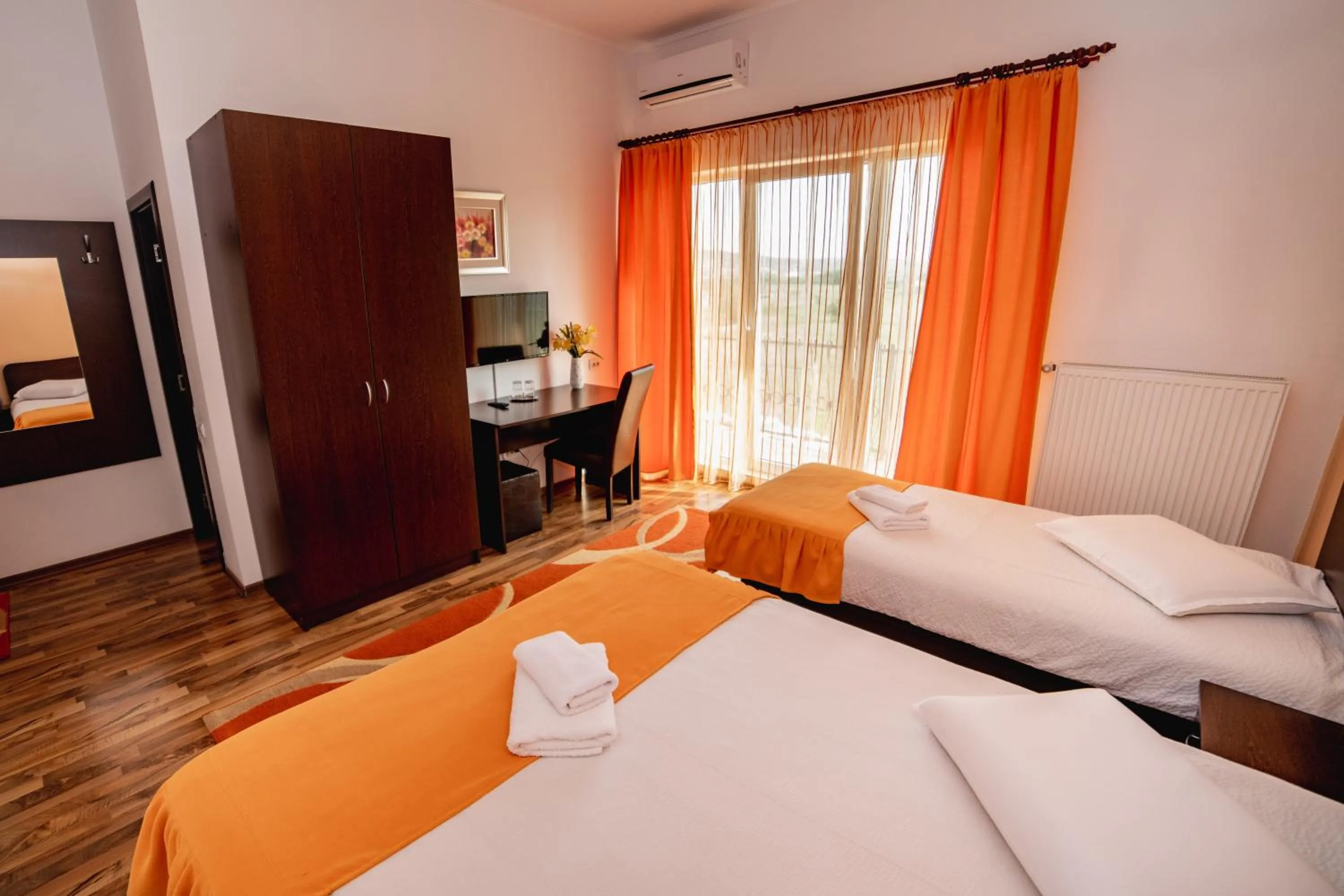 Photo of the whole room, Bed in Pensiunea Zbor