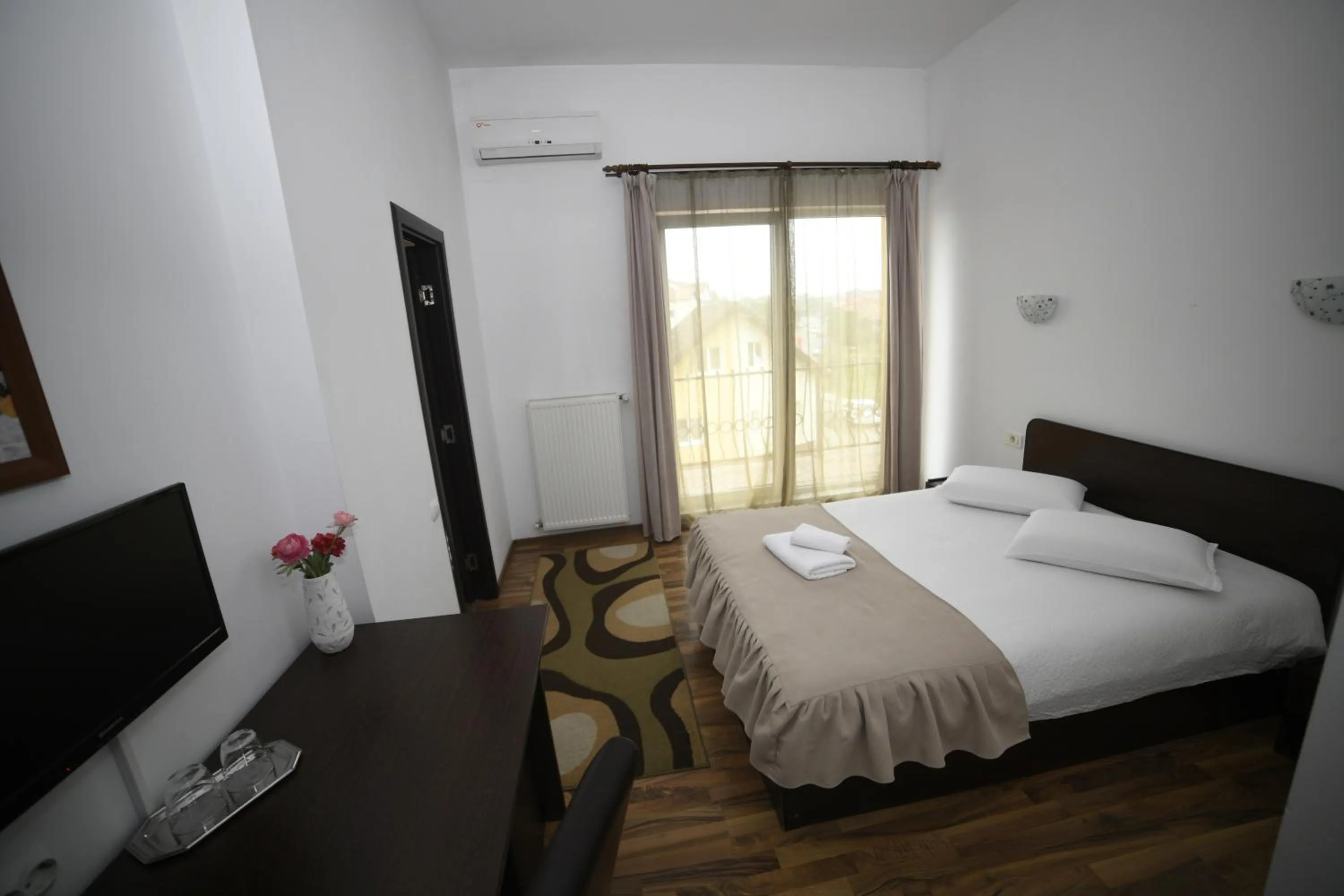 Photo of the whole room, Bed in Pensiunea Zbor