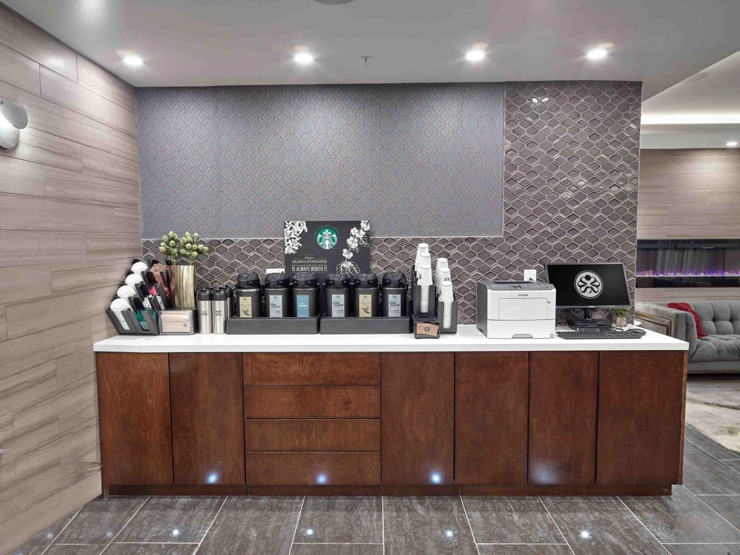 Lobby or reception in Sandman Signature Plano-Frisco Hotel