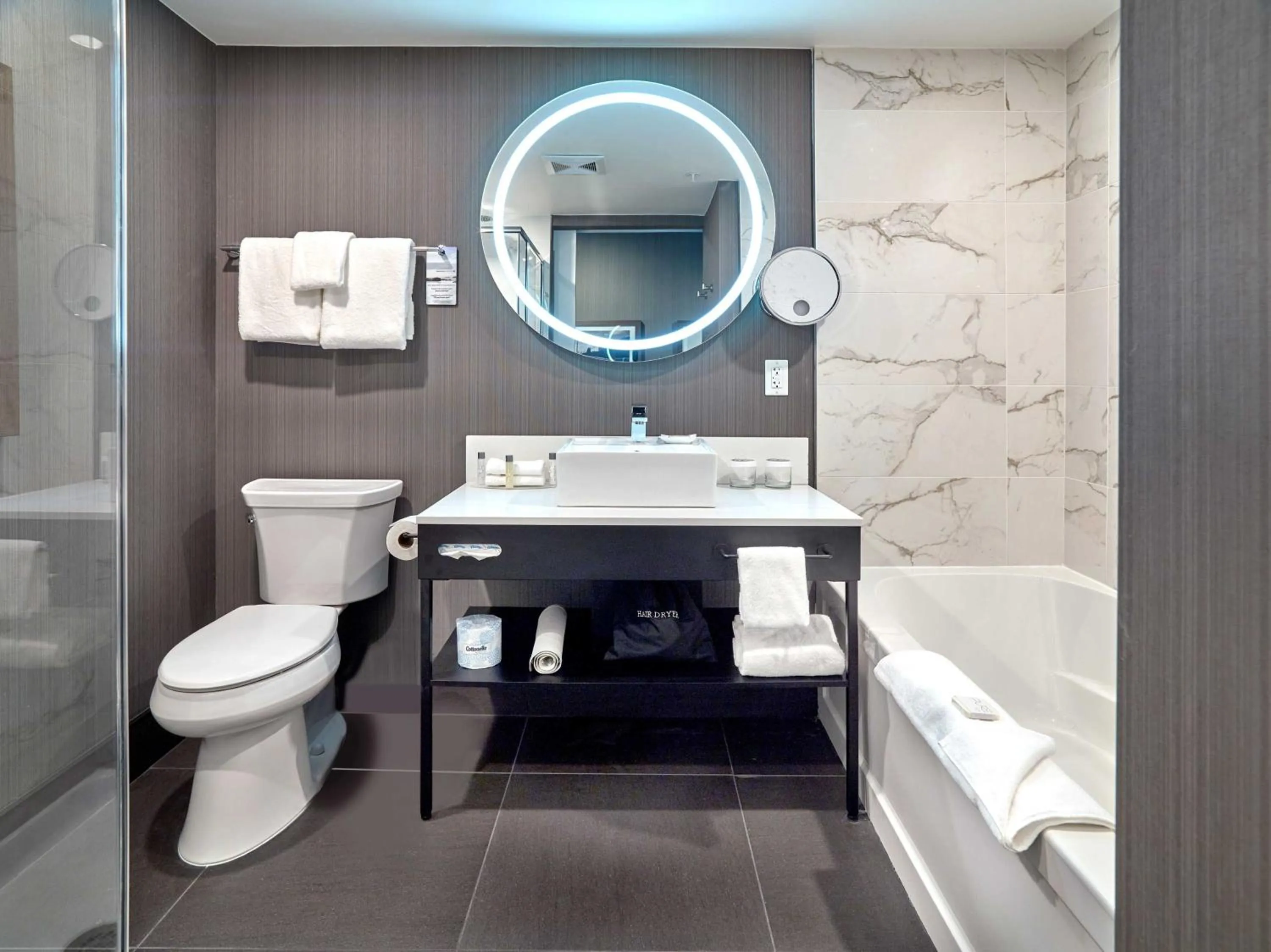 Bathroom in Sandman Signature Plano-Frisco Hotel