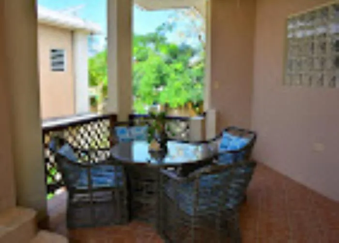 Casa de Tortuga Guesthouse