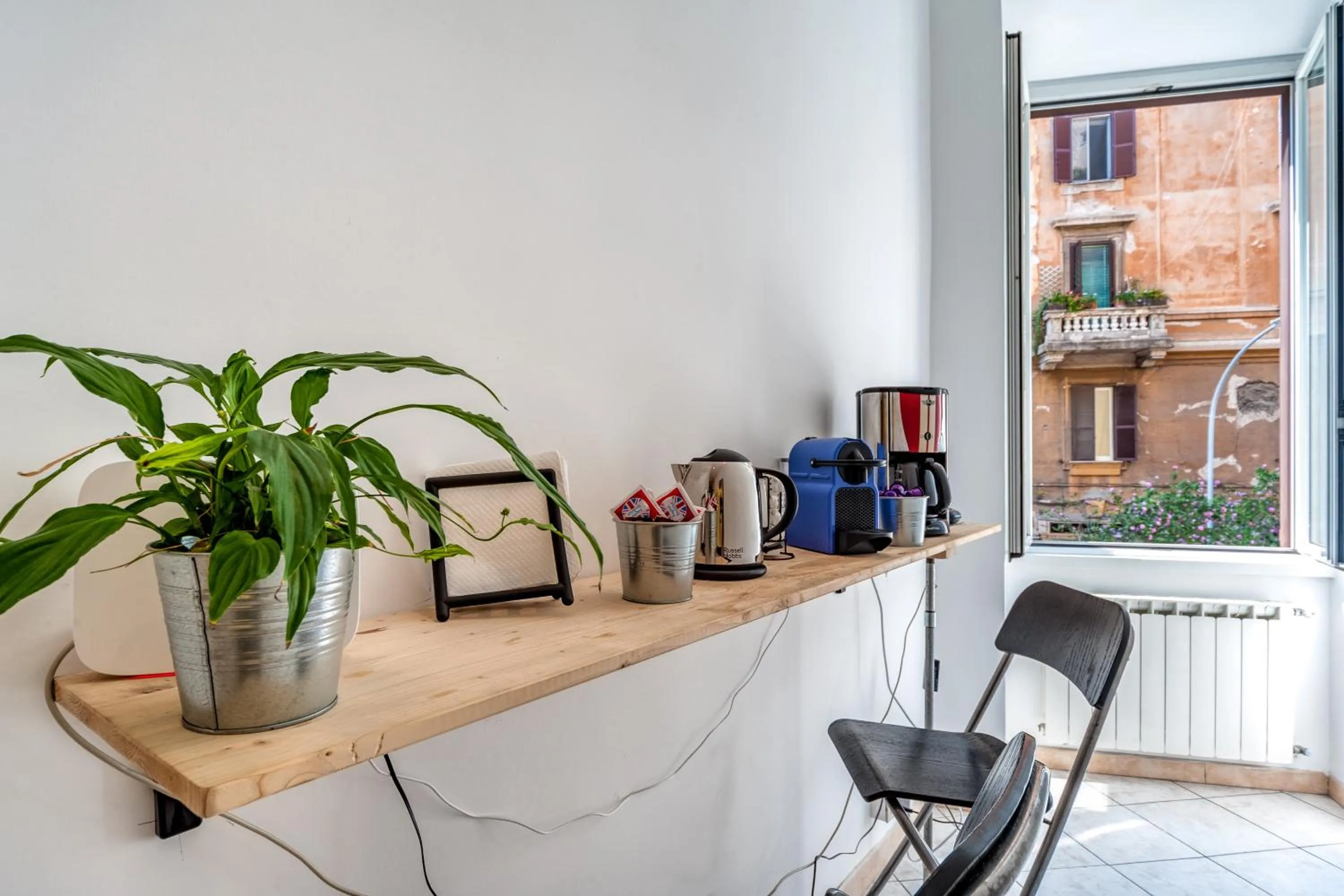 Lounge or bar in SmooRoomS Roma Ostiense