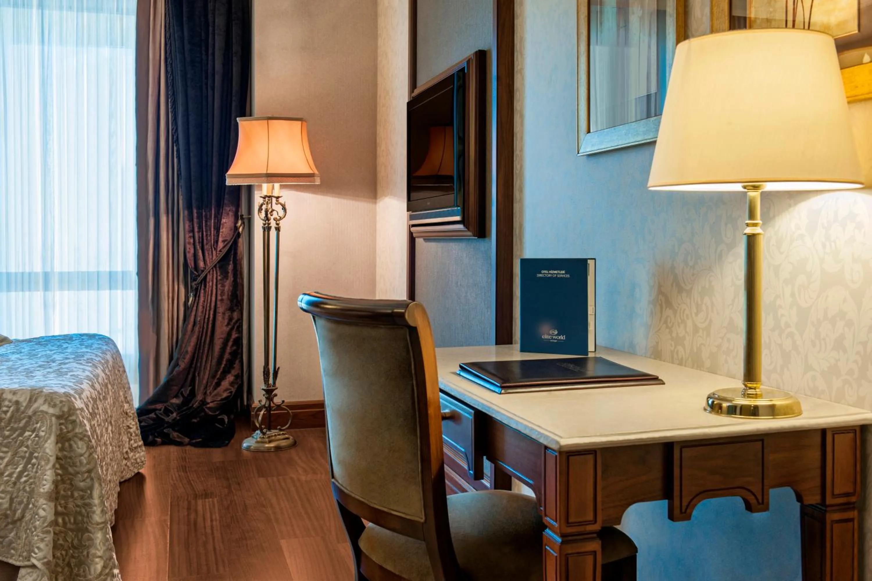 Living room in Elite World Van