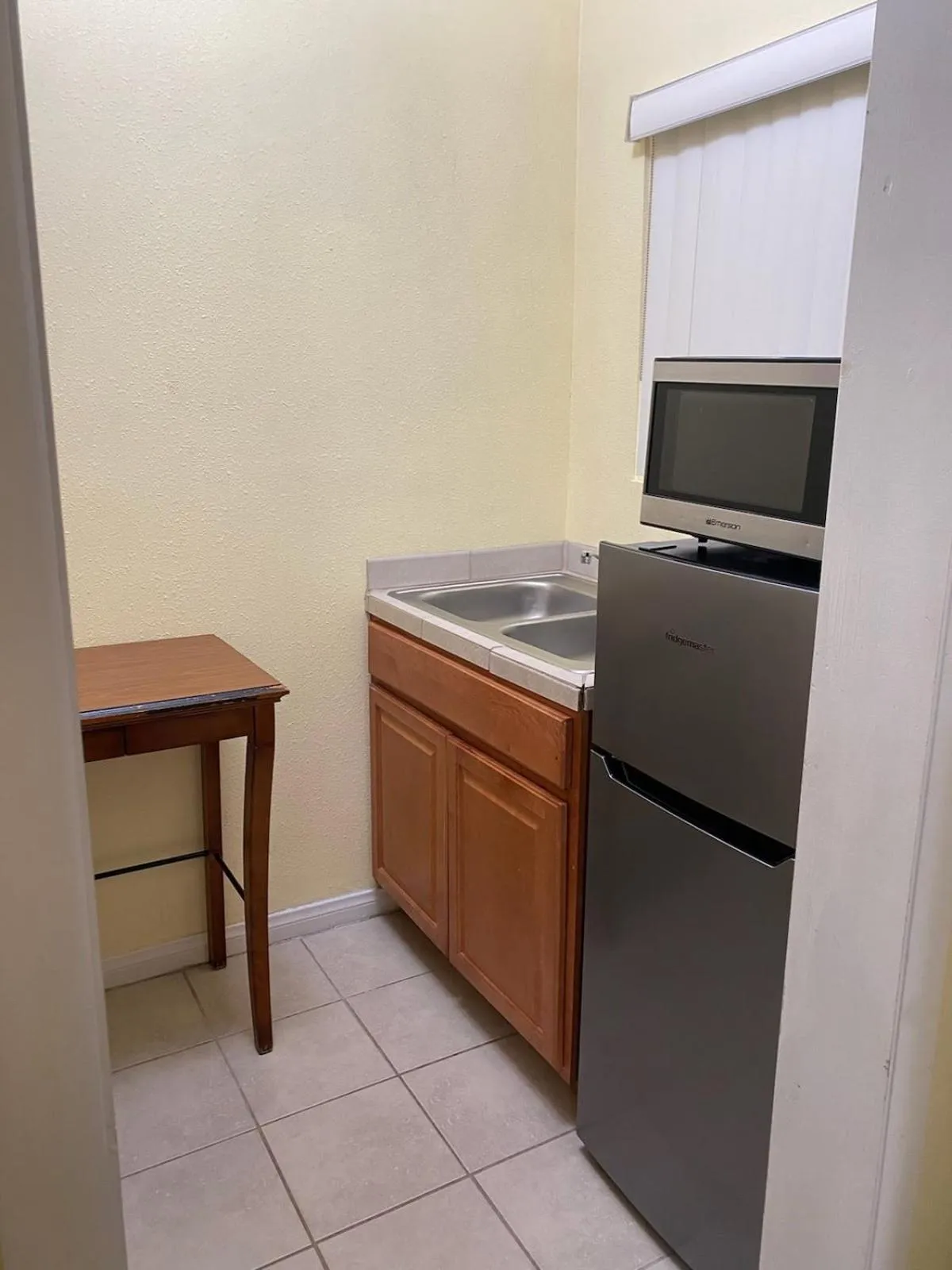 Kitchen or kitchenette in Europa Inn & Suites