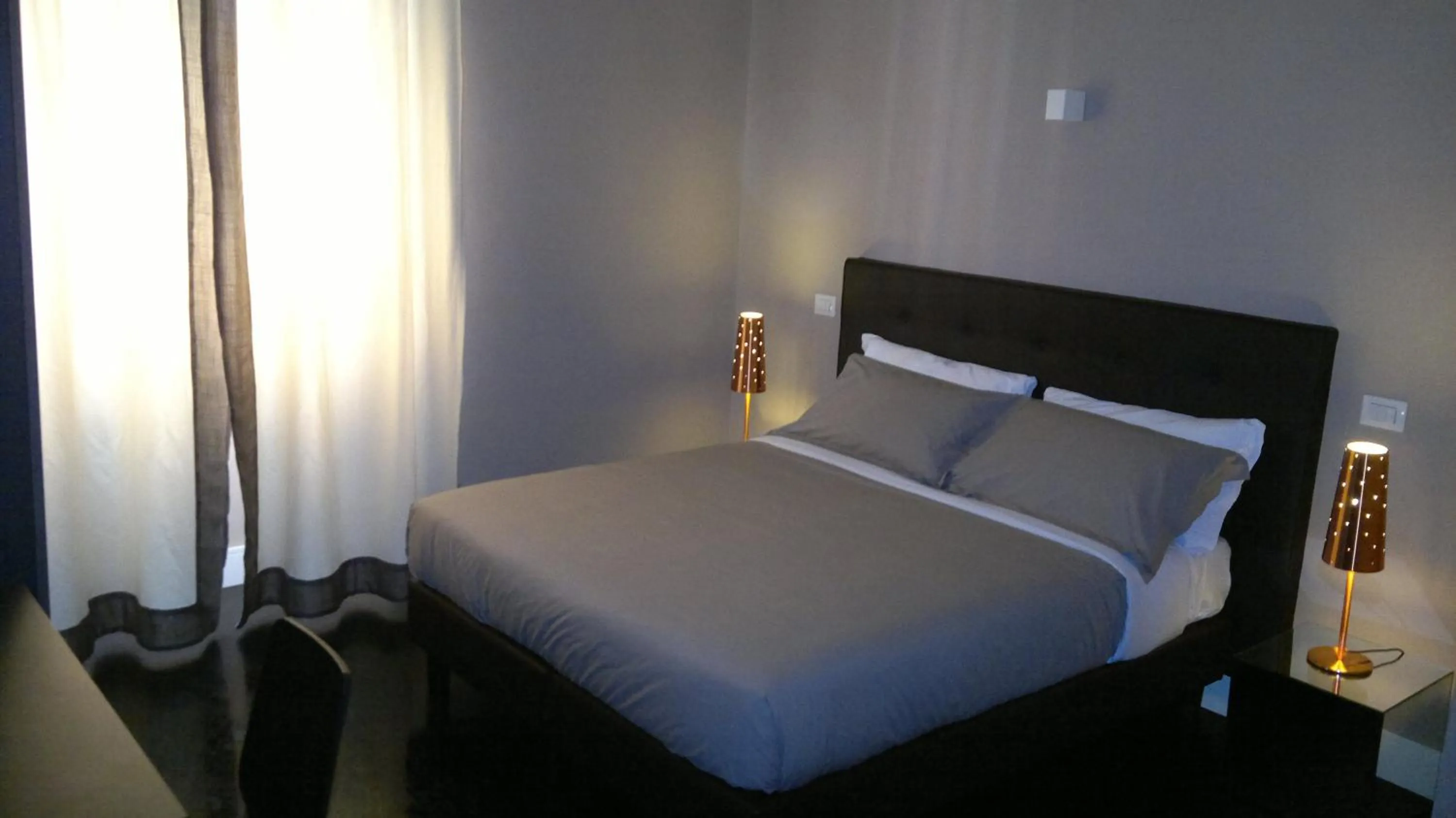 Photo of the whole room, Bed in Residence Regola