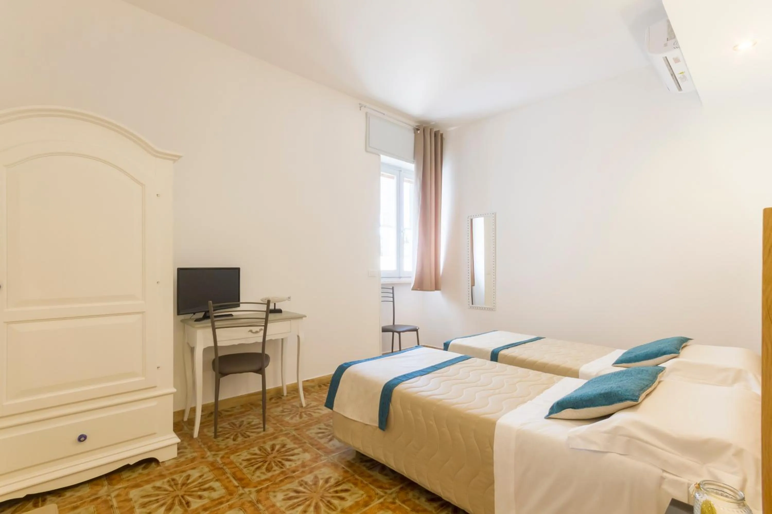 TV and multimedia, Bed in B&B Villa Ginevra