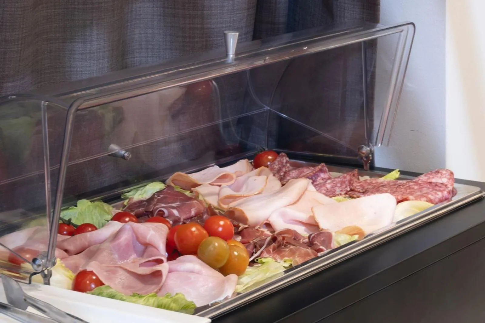 Buffet breakfast in Hotel Europa