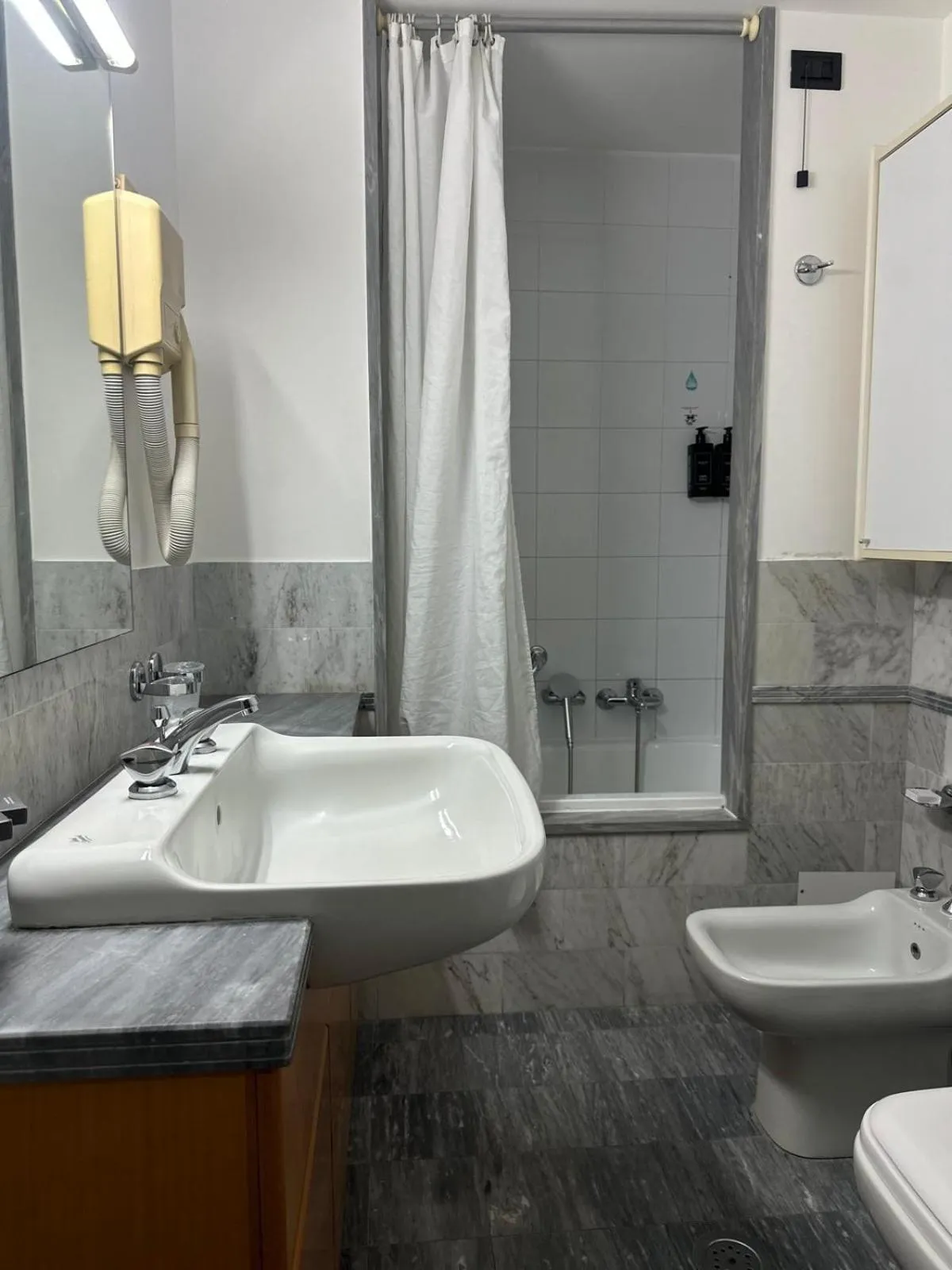 Bathroom in Hotel Europa