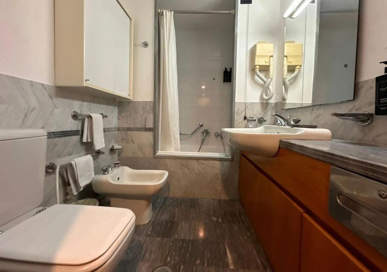 Bathroom in Hotel Europa