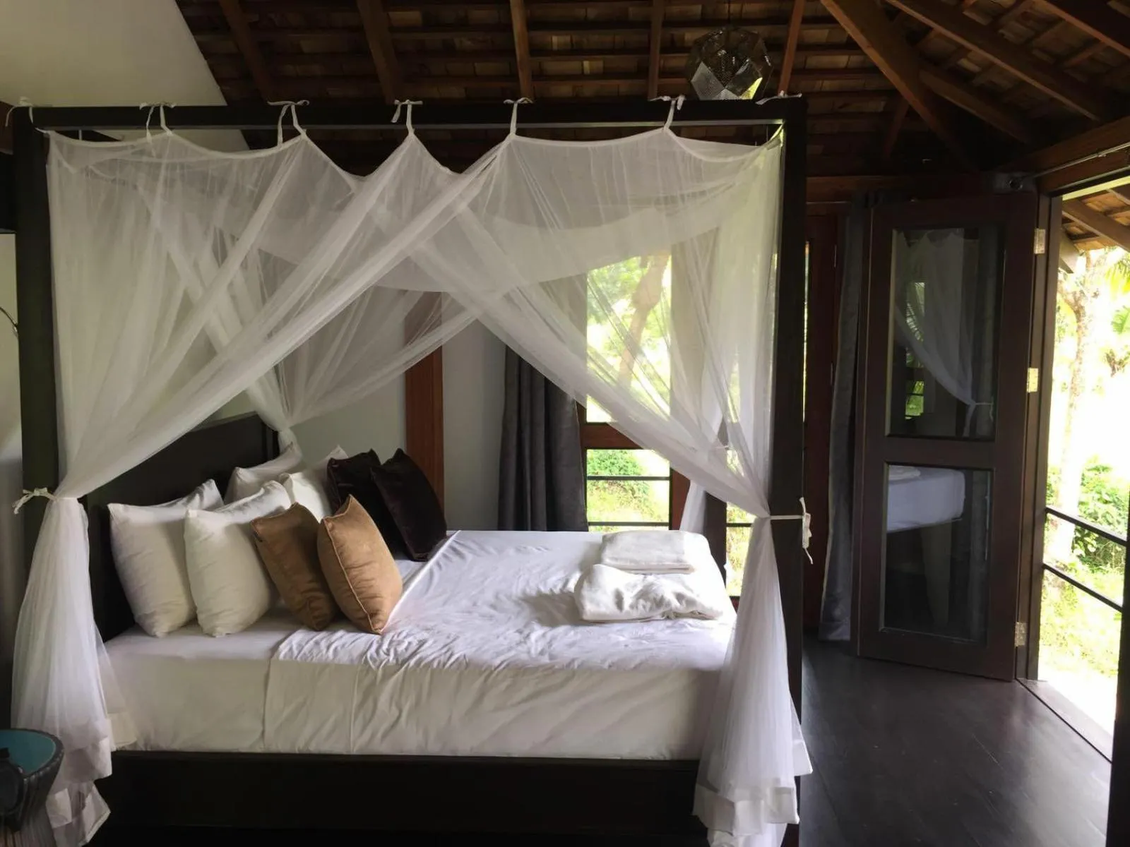 Bed in Koyao Bay Pavilions - Beach Resort and Pool Villas
