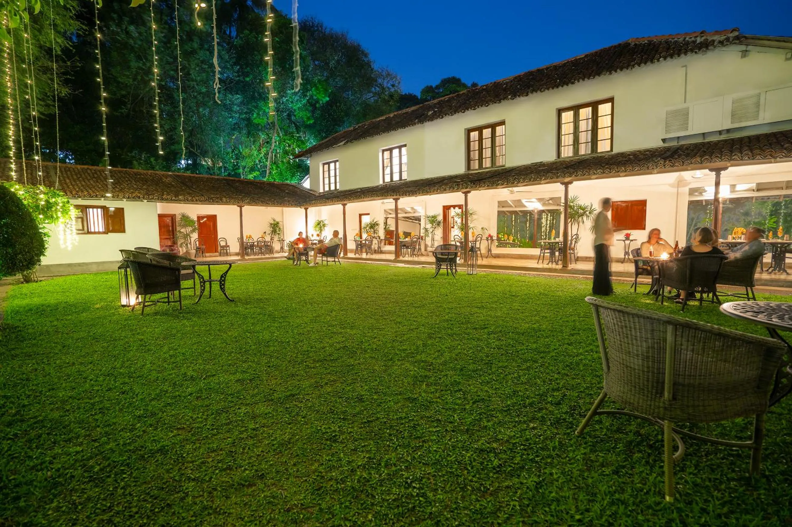 Restaurant/places to eat in The Kandy House