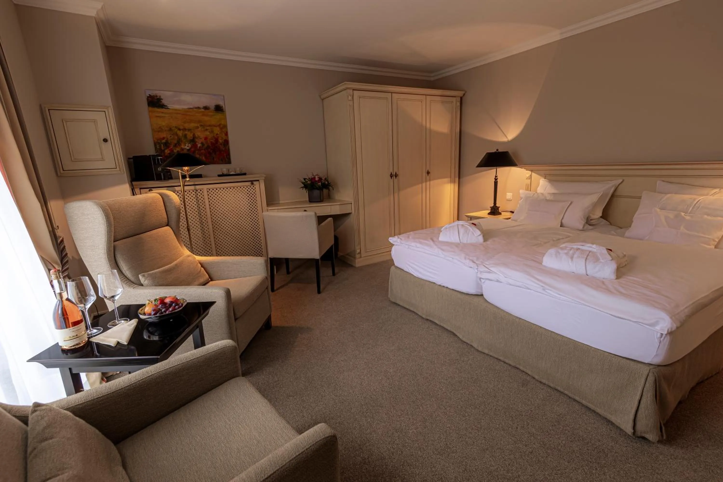 Photo of the whole room, Bed in Strandhotel Fontana