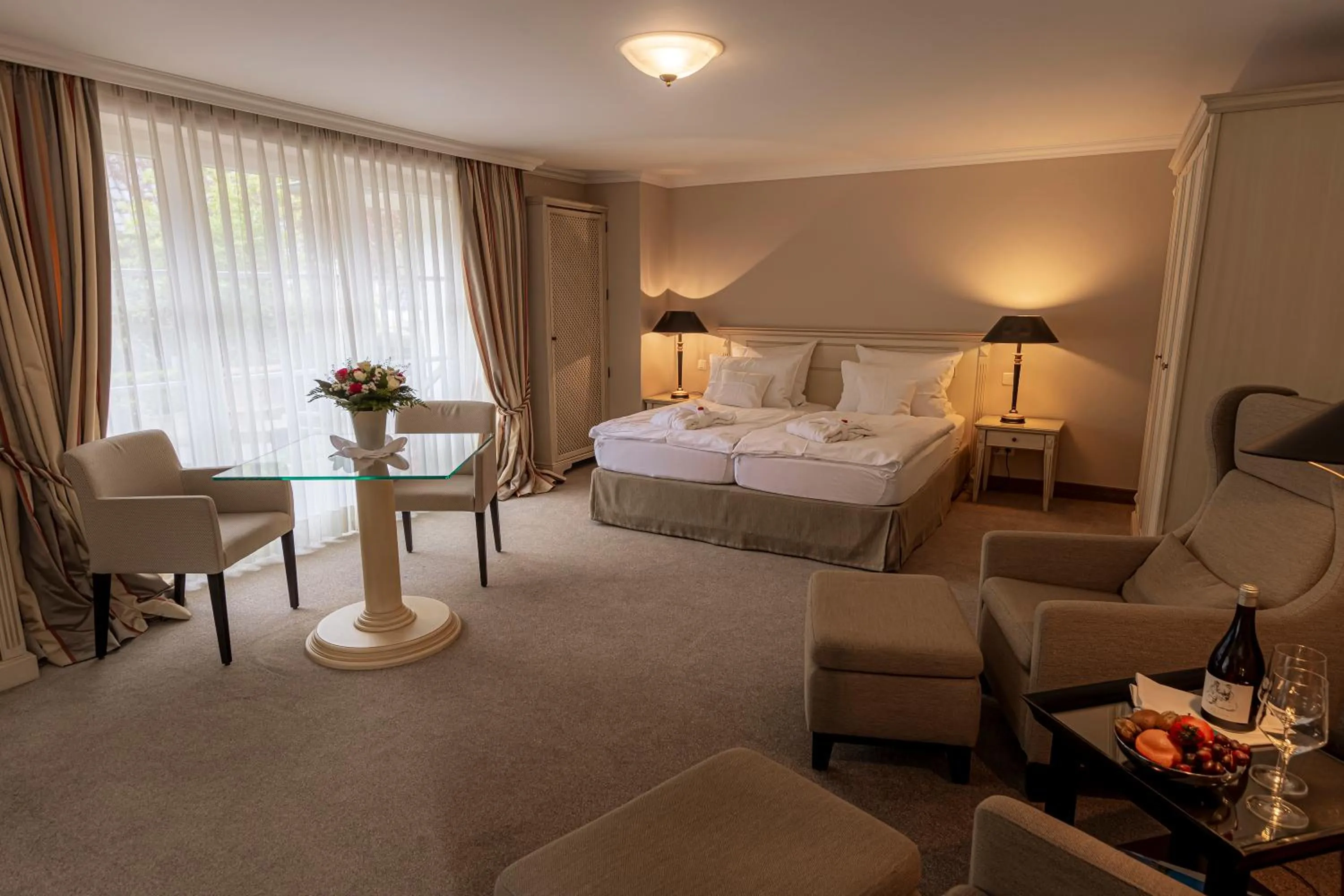 Photo of the whole room, Bed in Strandhotel Fontana