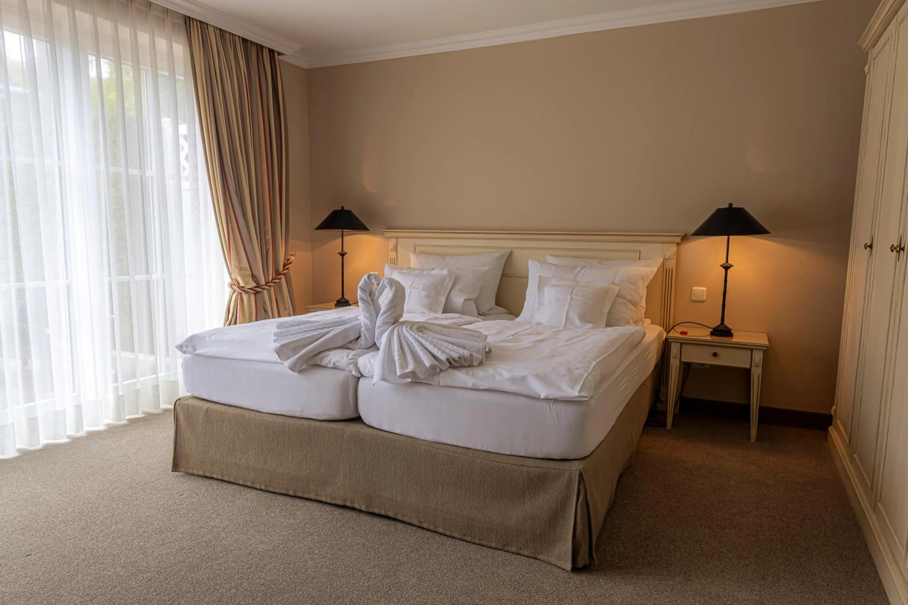 Photo of the whole room, Bed in Strandhotel Fontana