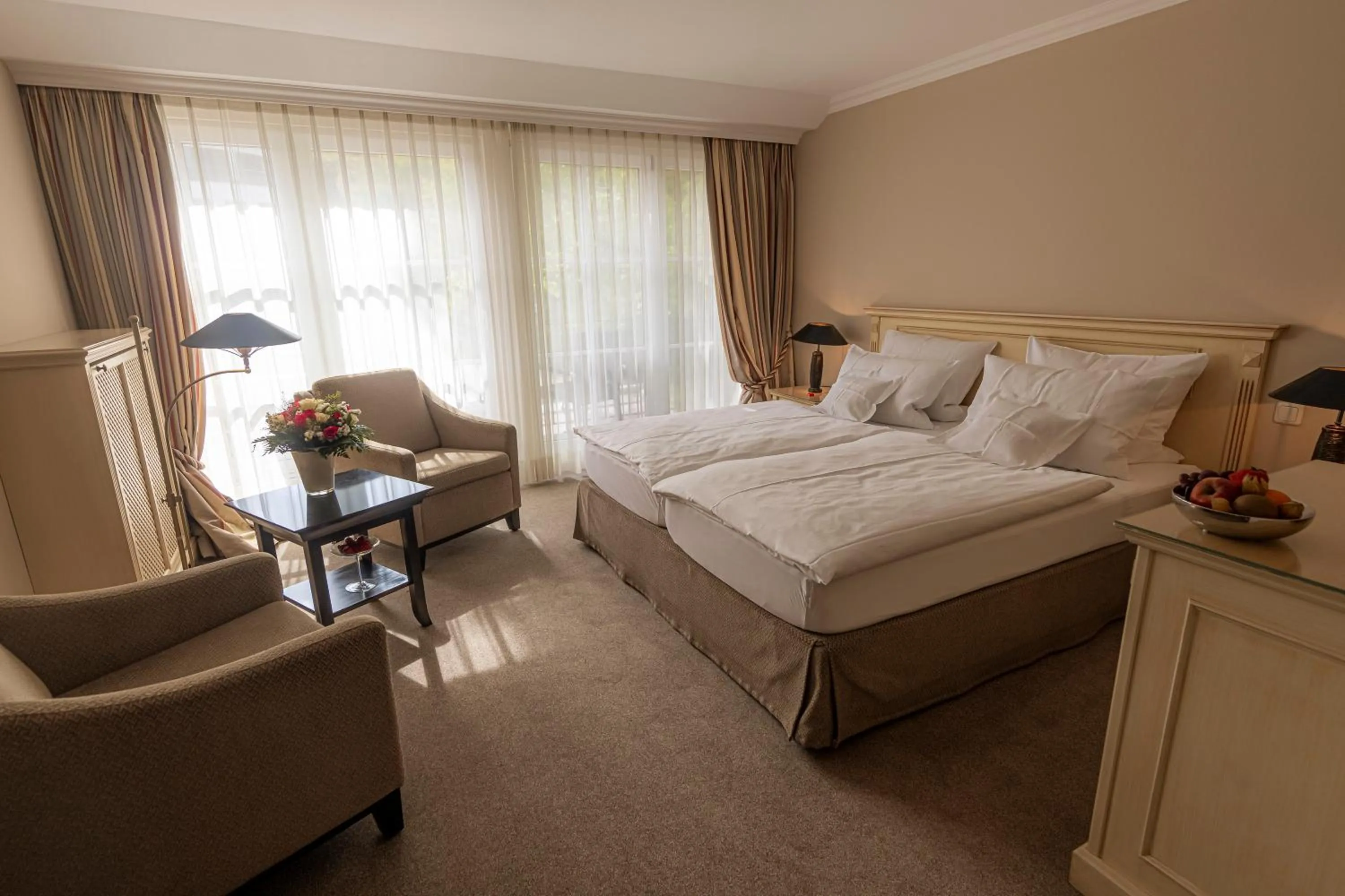 Photo of the whole room, Bed in Strandhotel Fontana