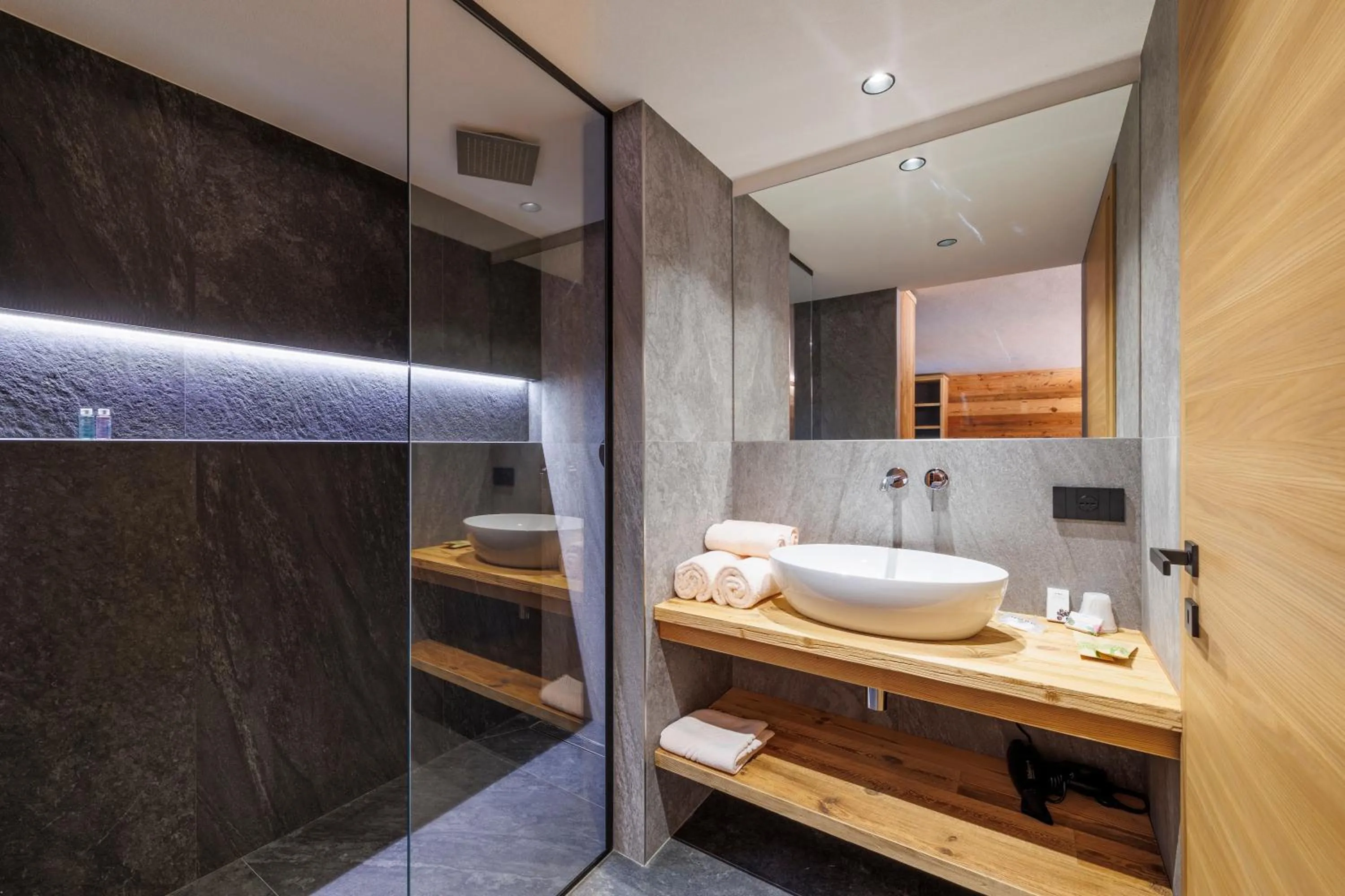 Bathroom, Bed in Steinbock B&B - Apartaments