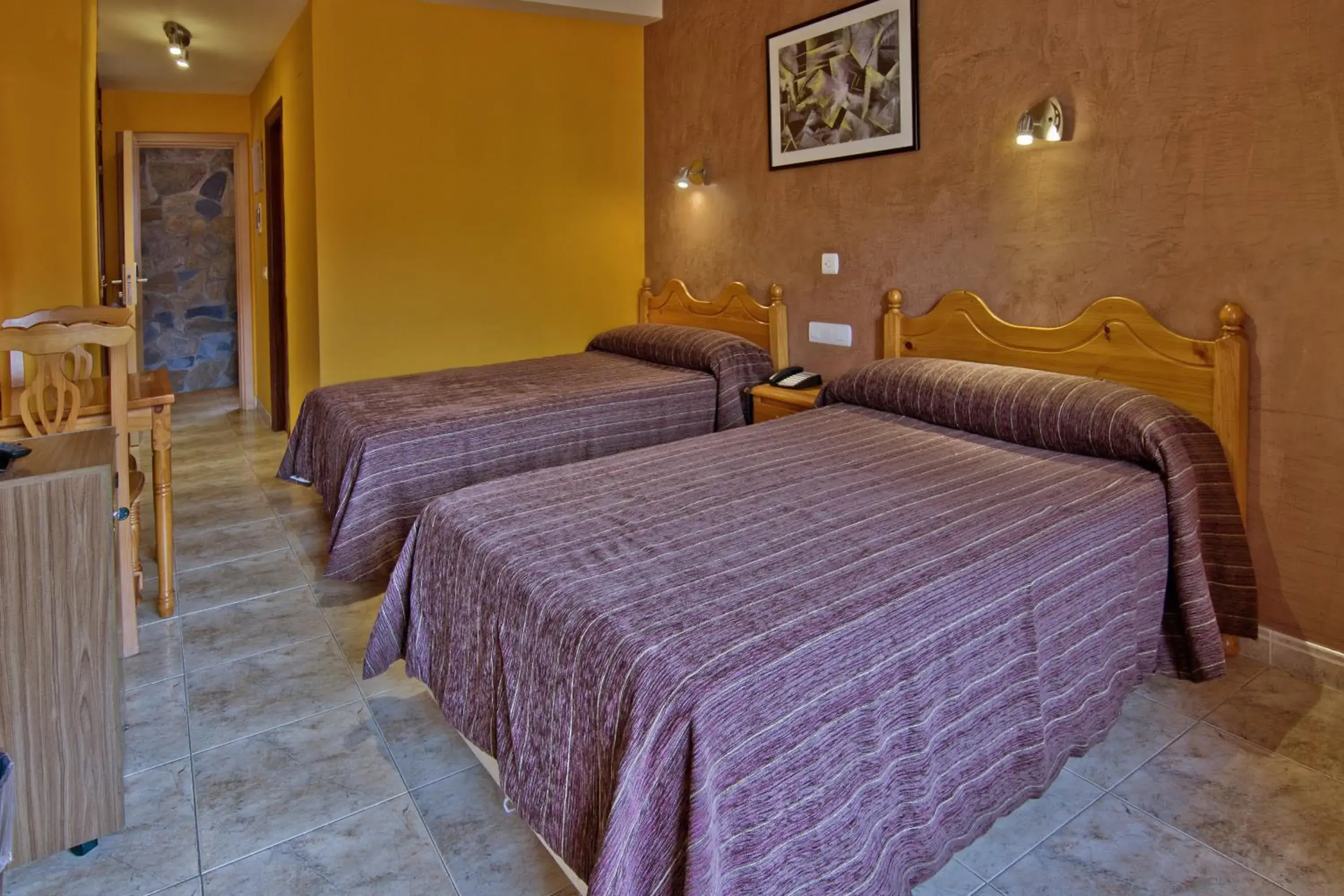 Economy Twin Room in Hotel Doña Blanca Economy Twin Room in Hotel Doña Blanca