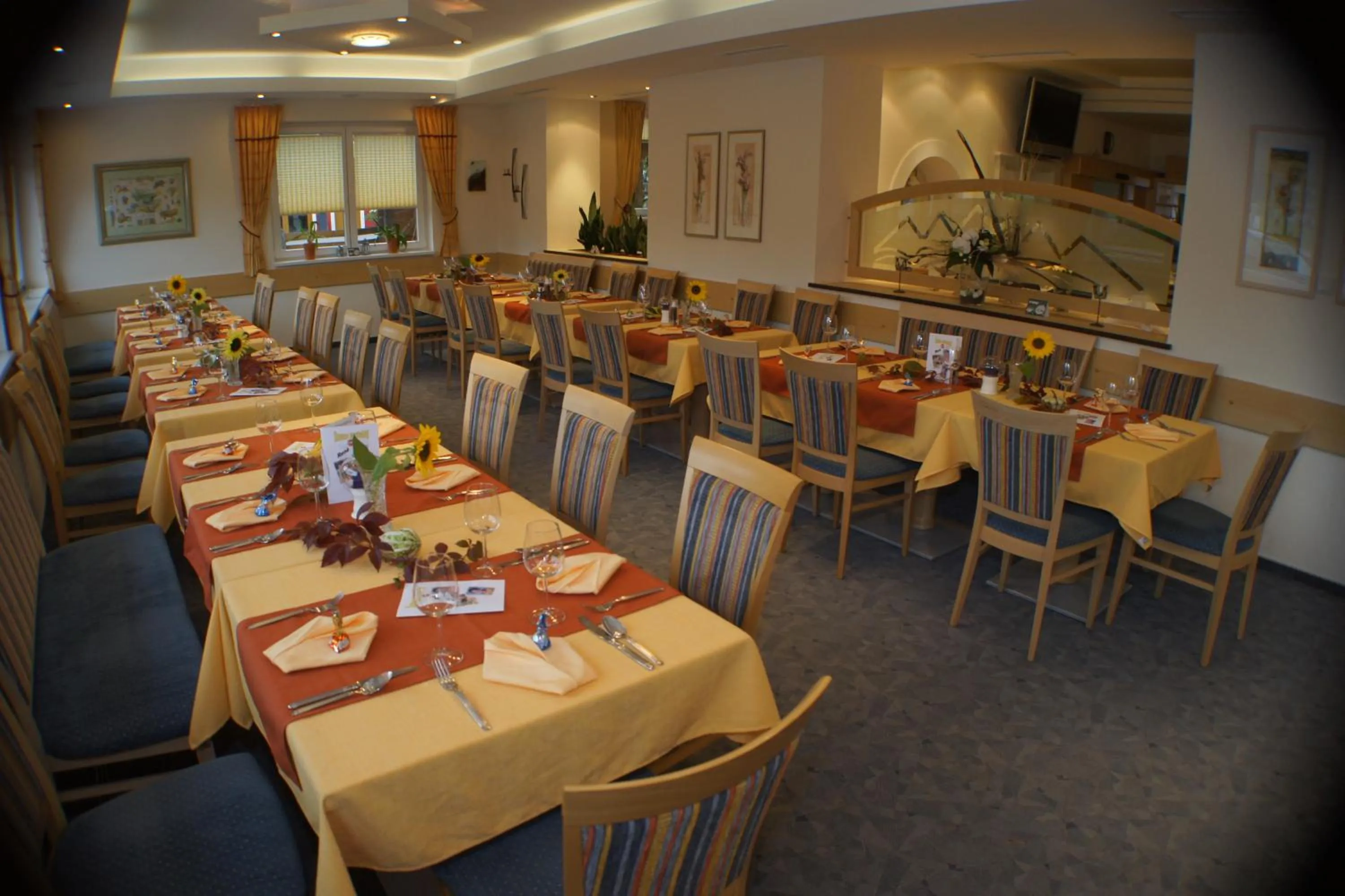 Restaurant/places to eat in Hotel Sonneck