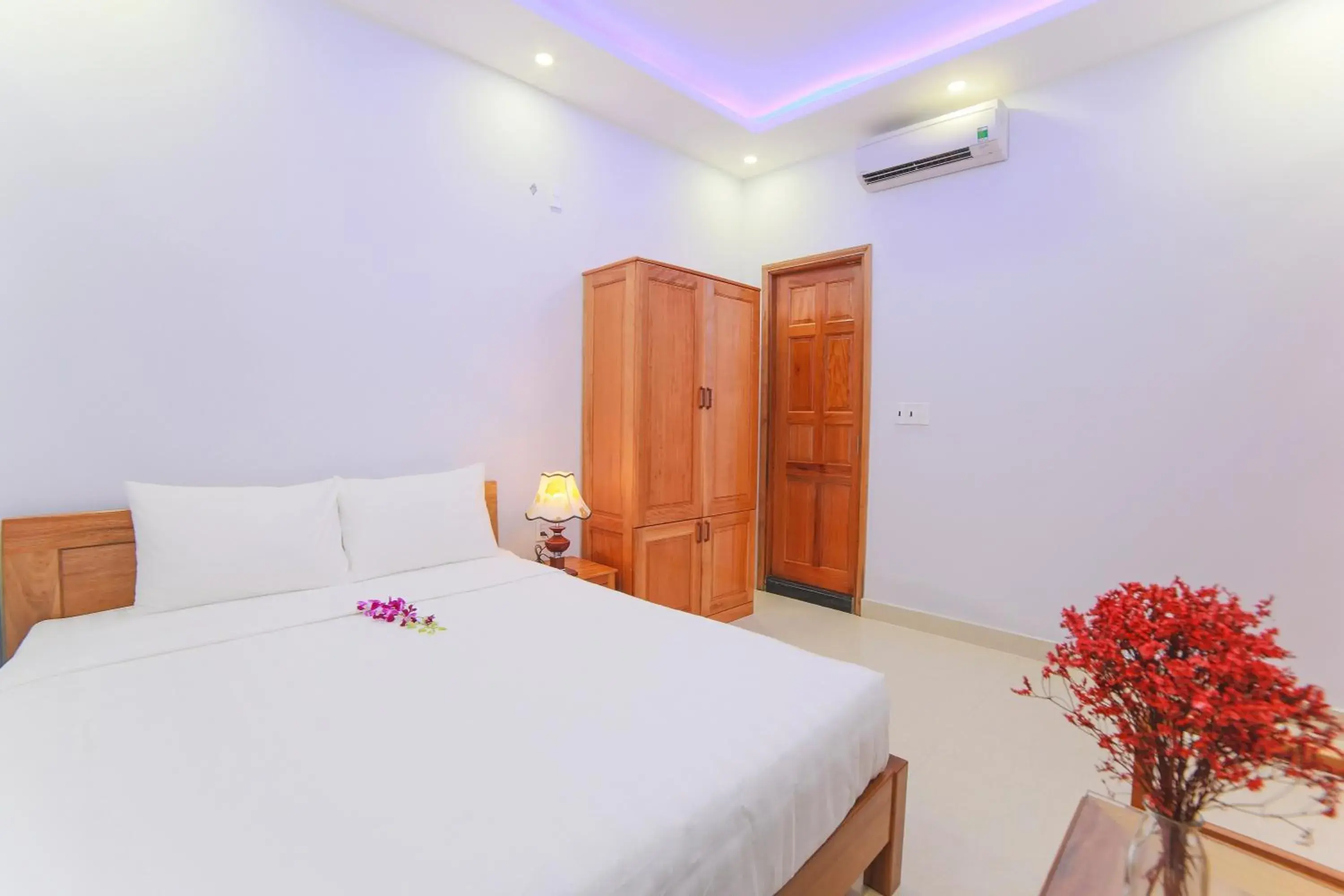 Queen Room with Garden View in Summer Beach Queen Room with Garden View in Summer Beach