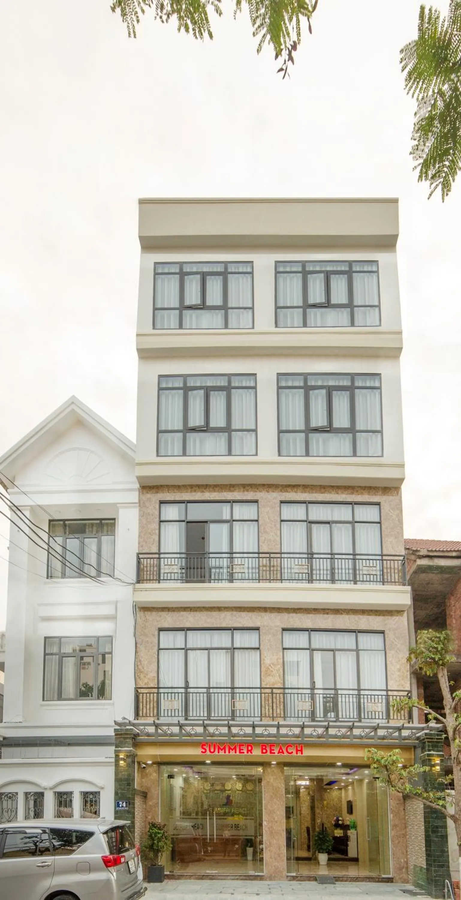 Facade/entrance in Summer Beach