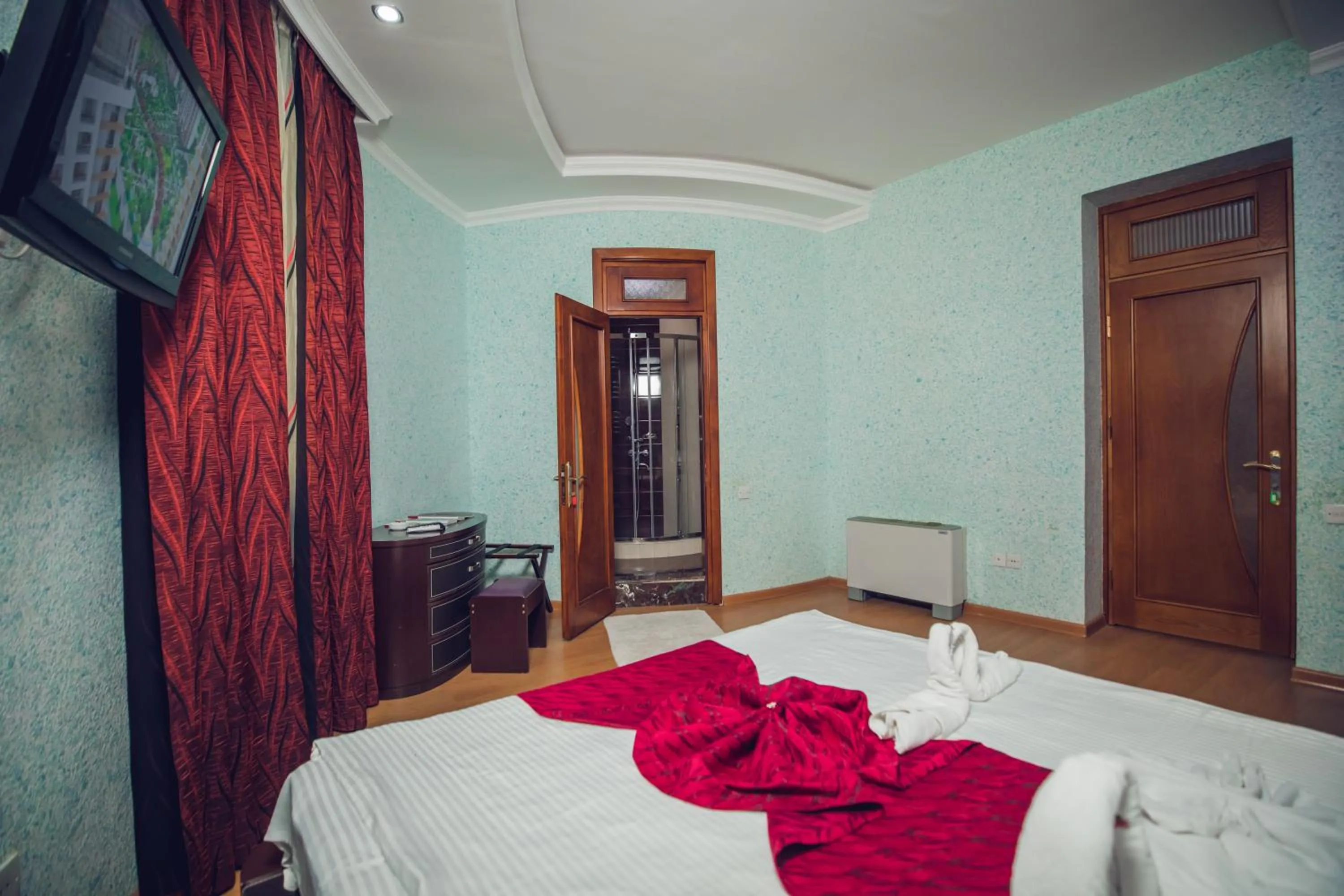 Bed in Panorama Villa Lux Hotel