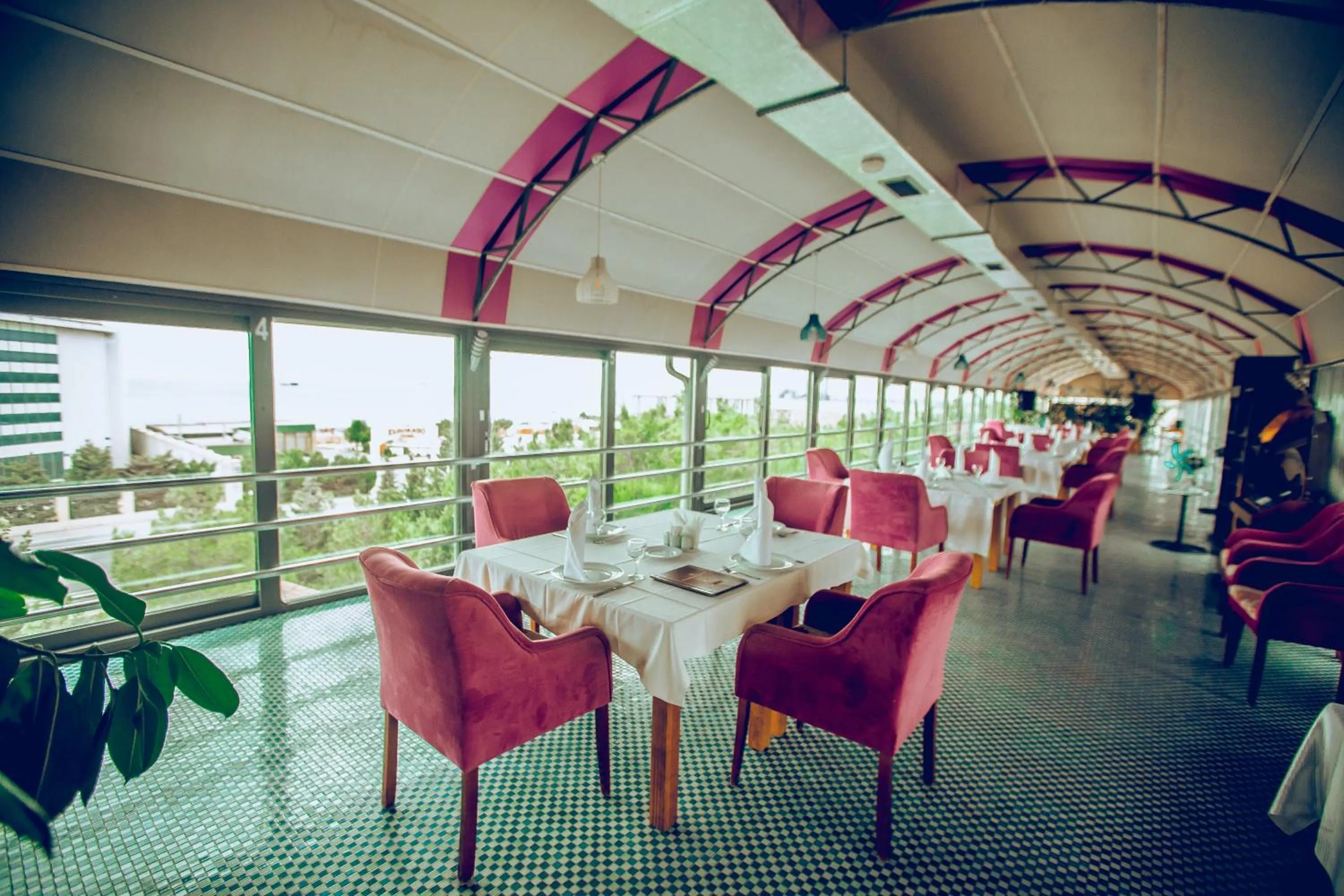 Restaurant/places to eat in Panorama Villa Lux Hotel