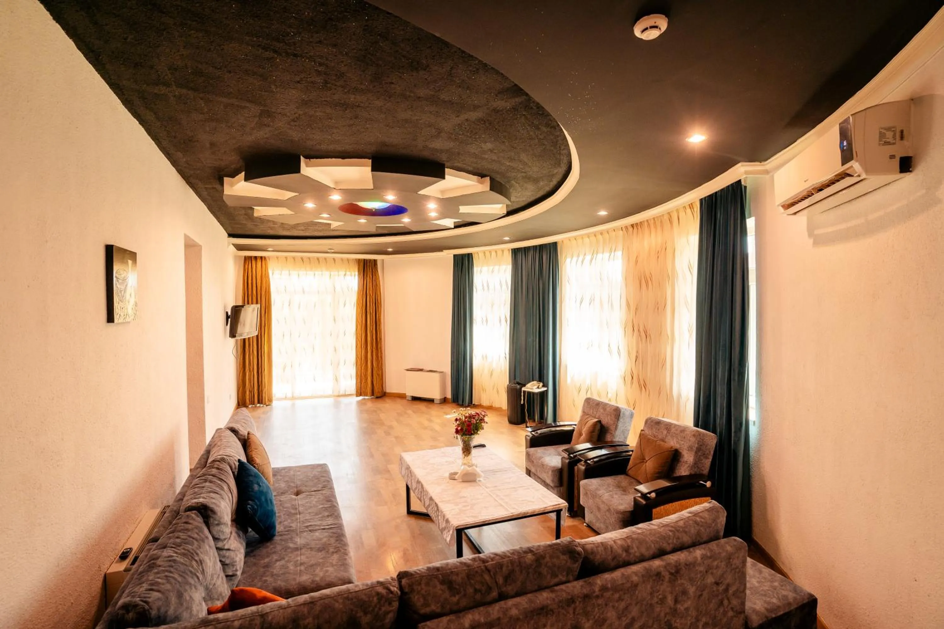 TV and multimedia in Panorama Villa Lux Hotel