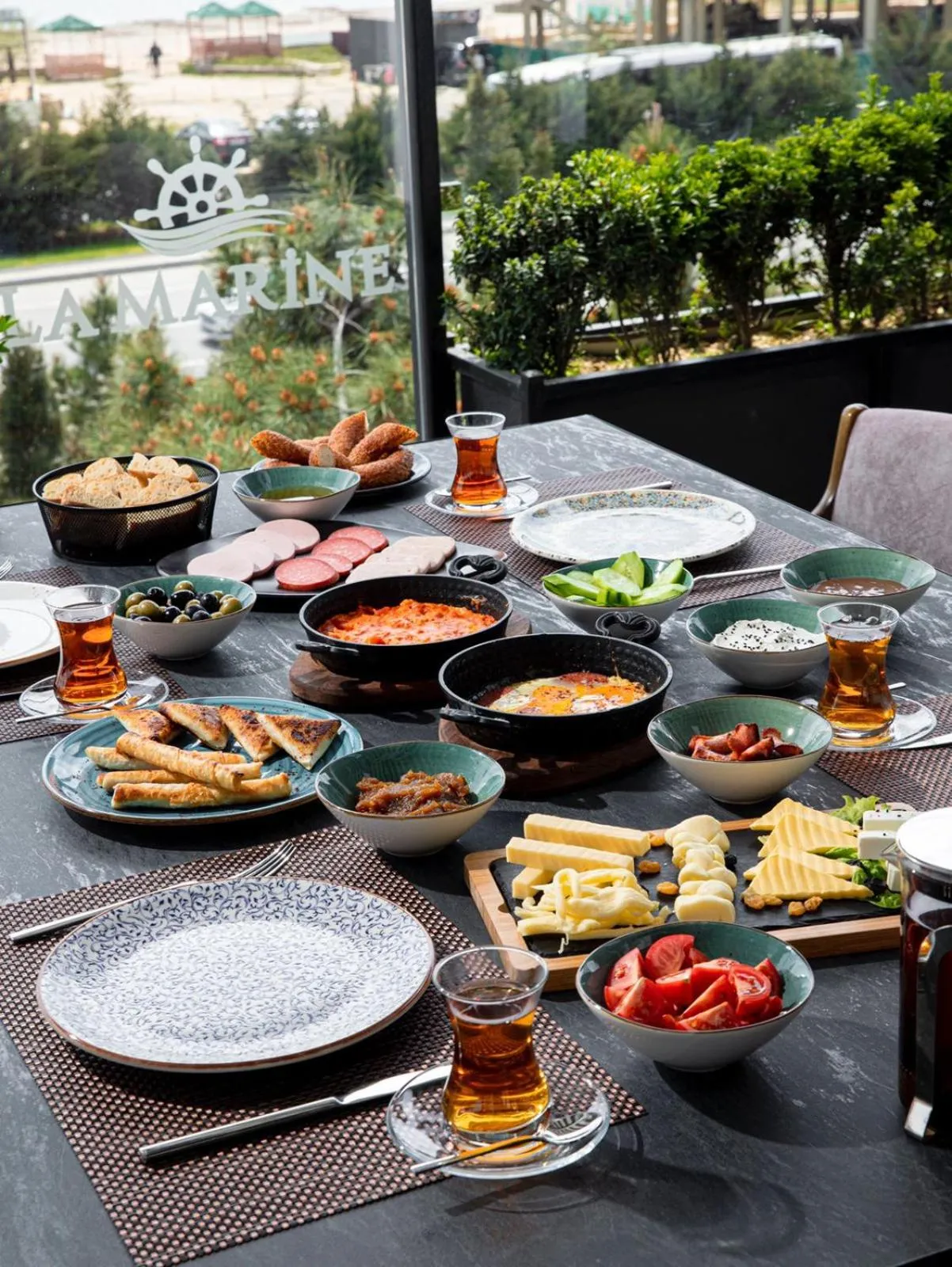 Restaurant/places to eat in Panorama Villa Lux Hotel