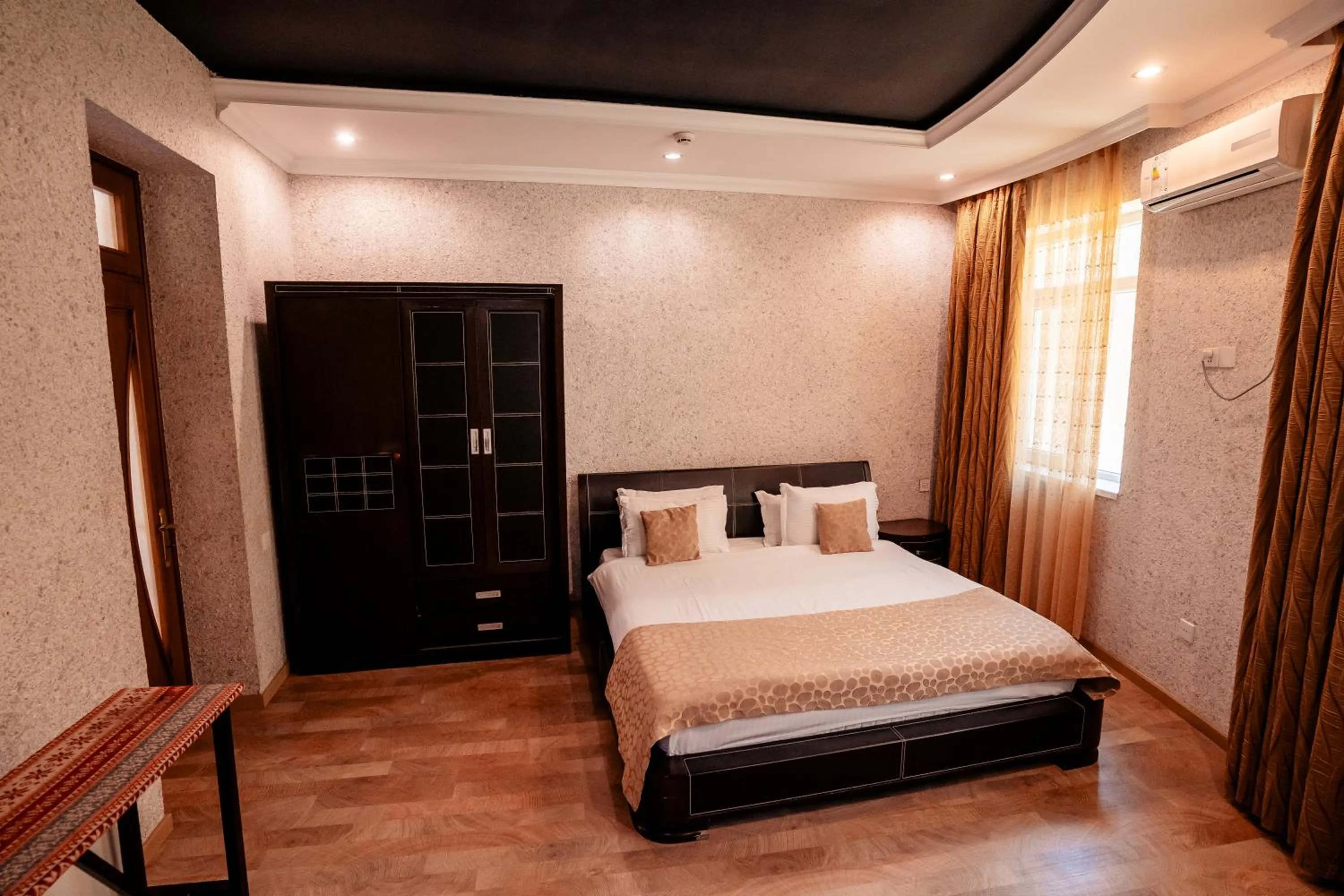 Bed in Panorama Villa Lux Hotel