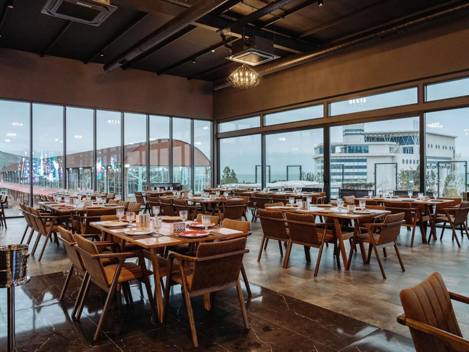 Restaurant/places to eat in Panorama Villa Lux Hotel