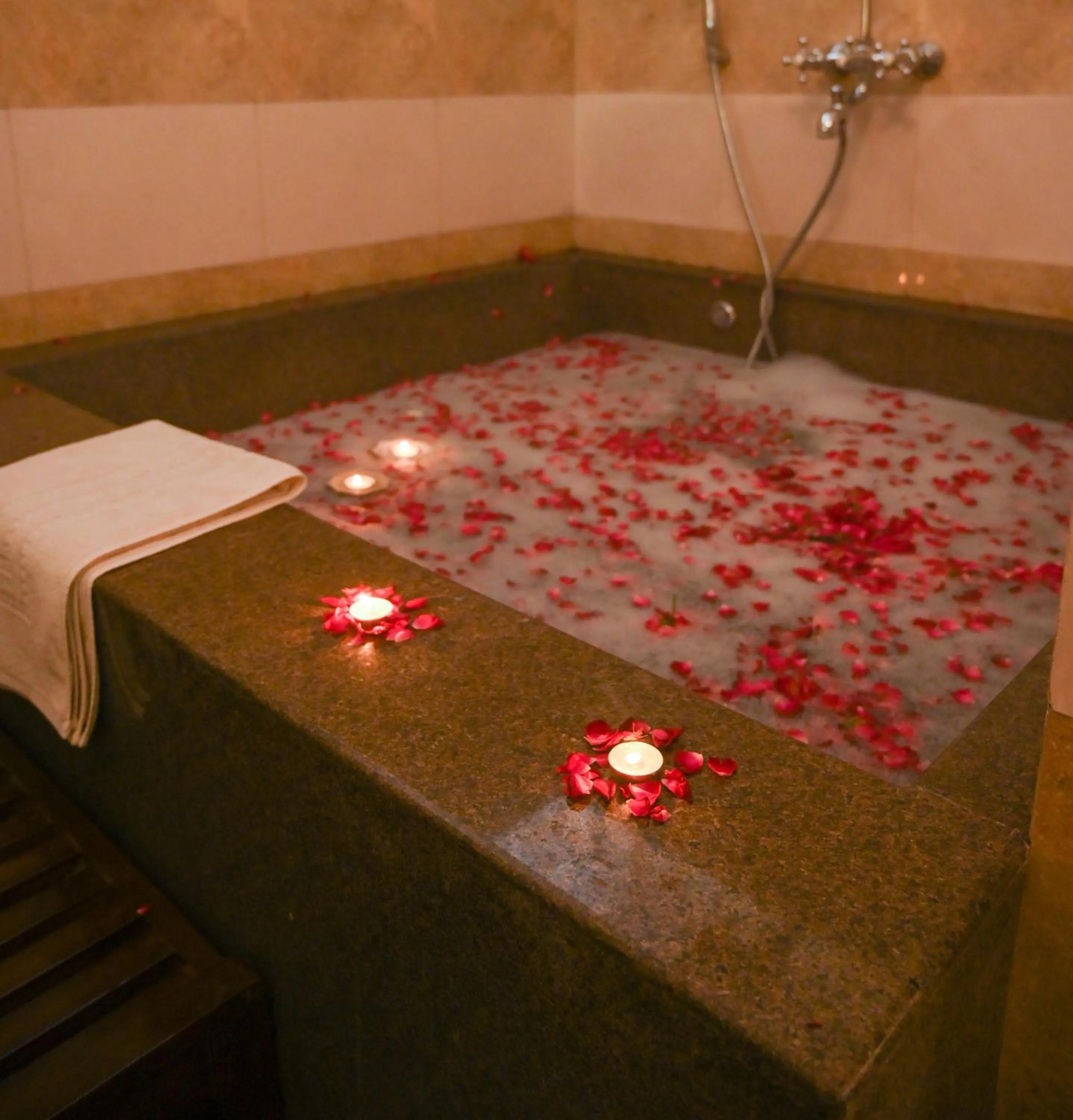Bath in Rawai Luxury Tents Pushkar