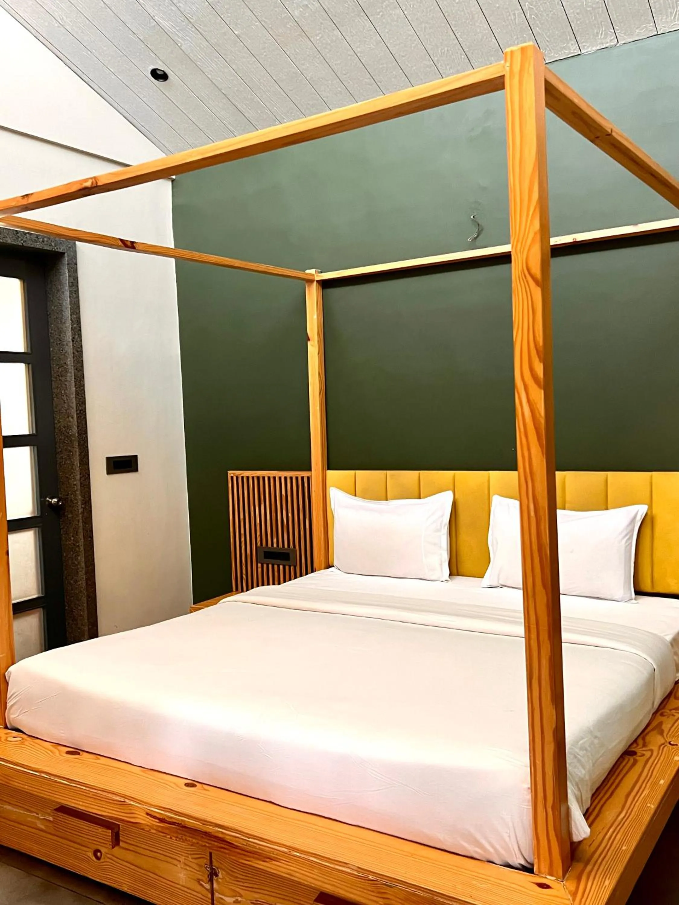 Bed in Rawai Luxury Tents Pushkar