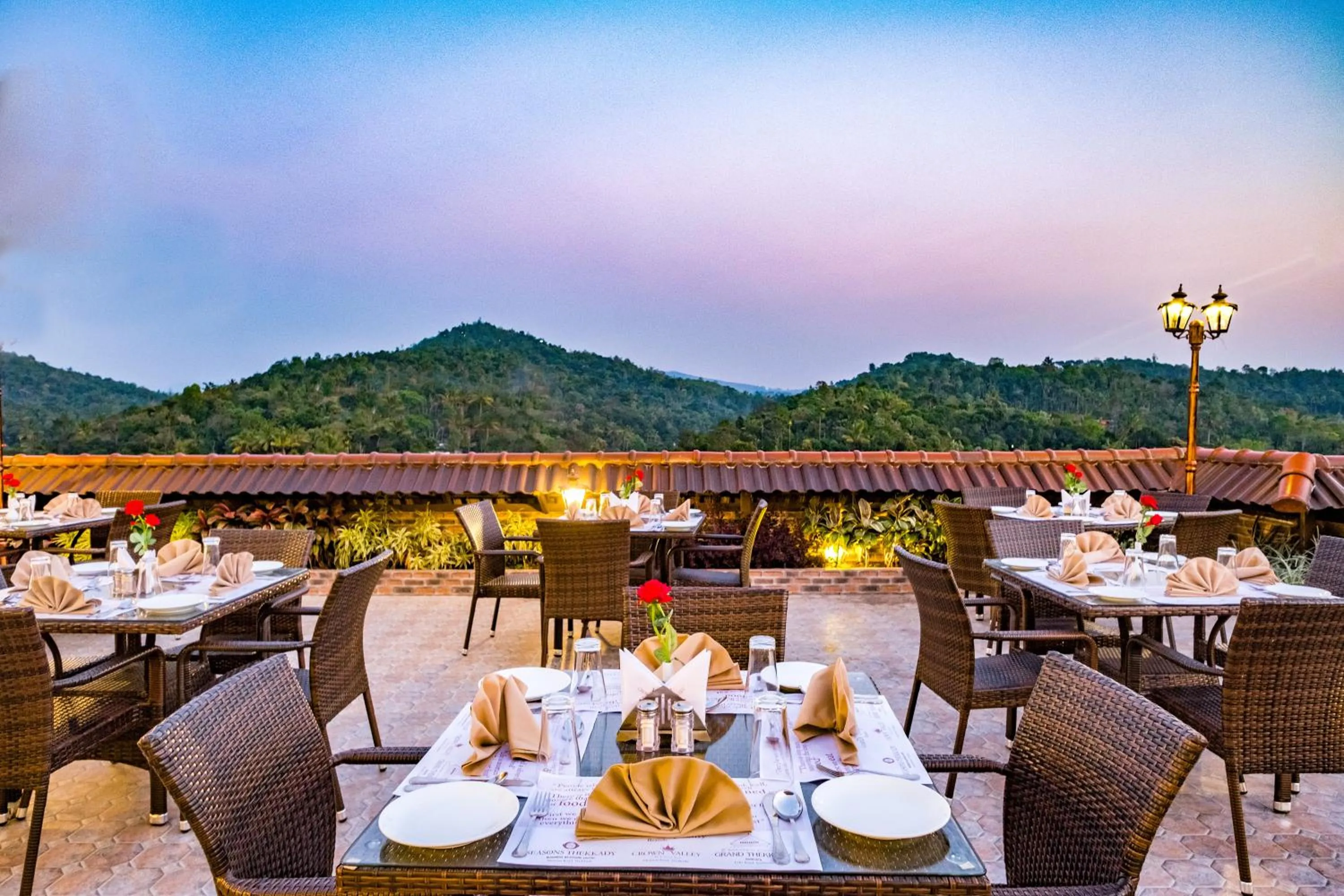 Restaurant/places to eat in Crown Valley Thekkady