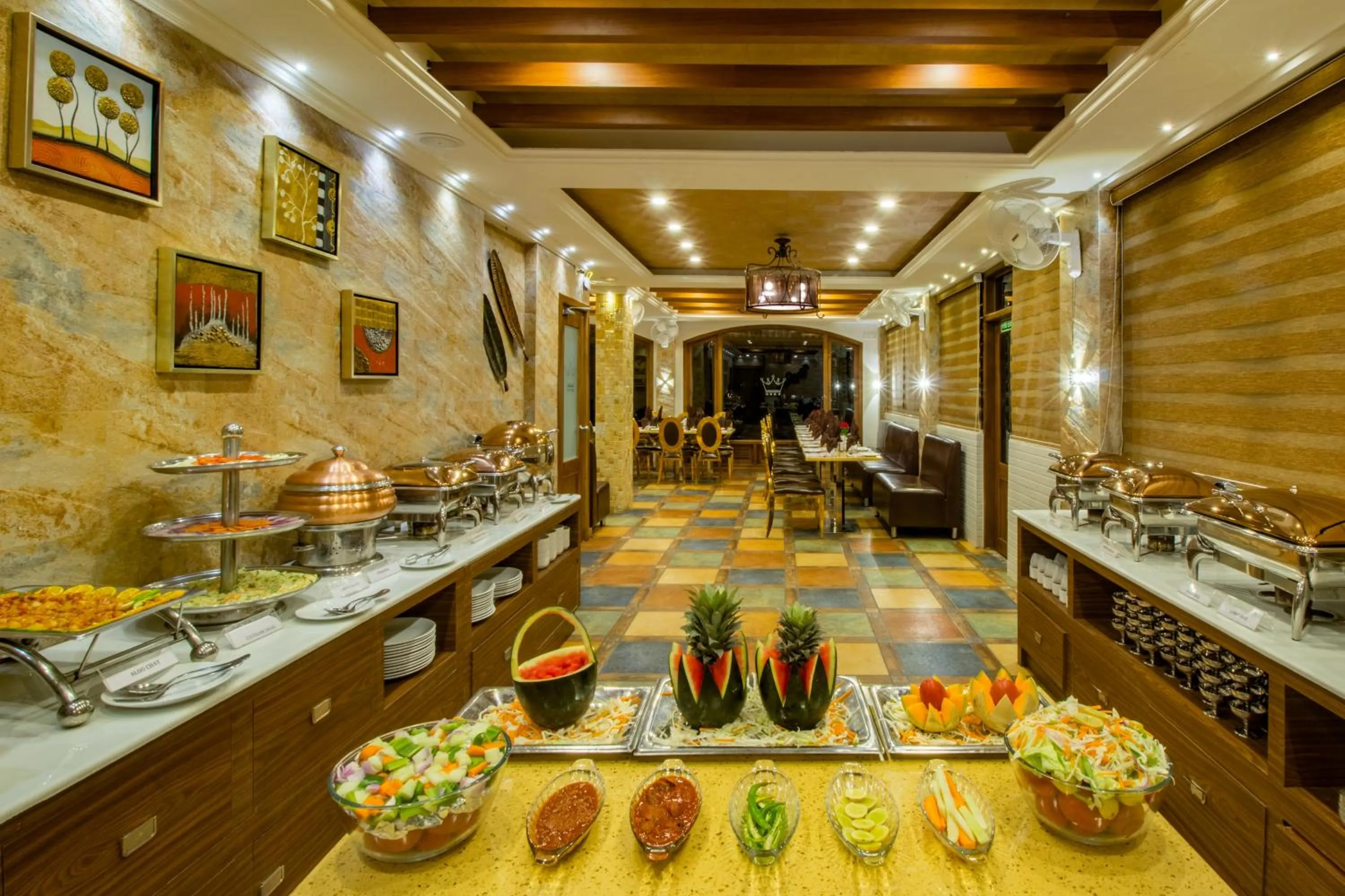 Restaurant/places to eat in Crown Valley Thekkady