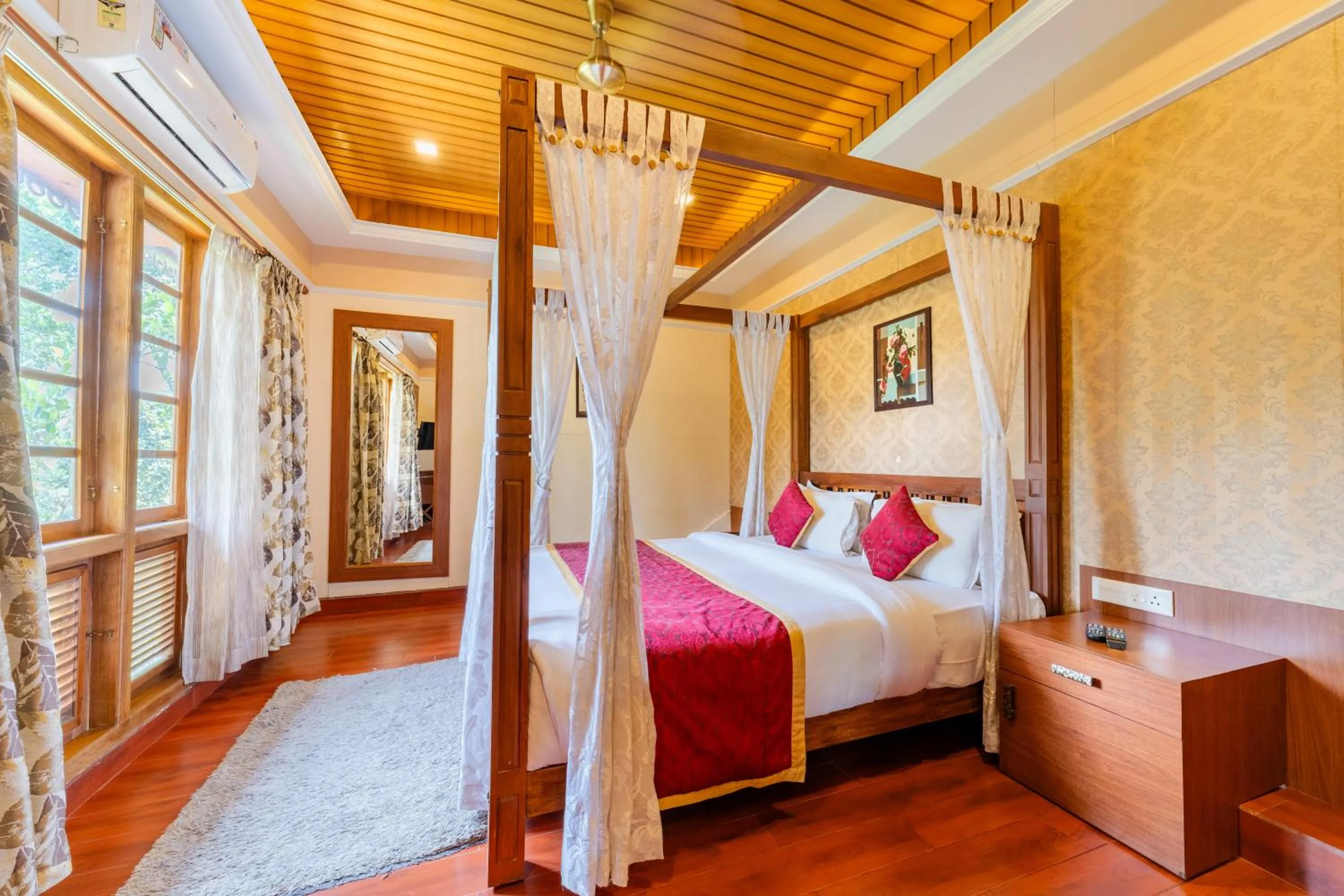 Bed in Crown Valley Thekkady