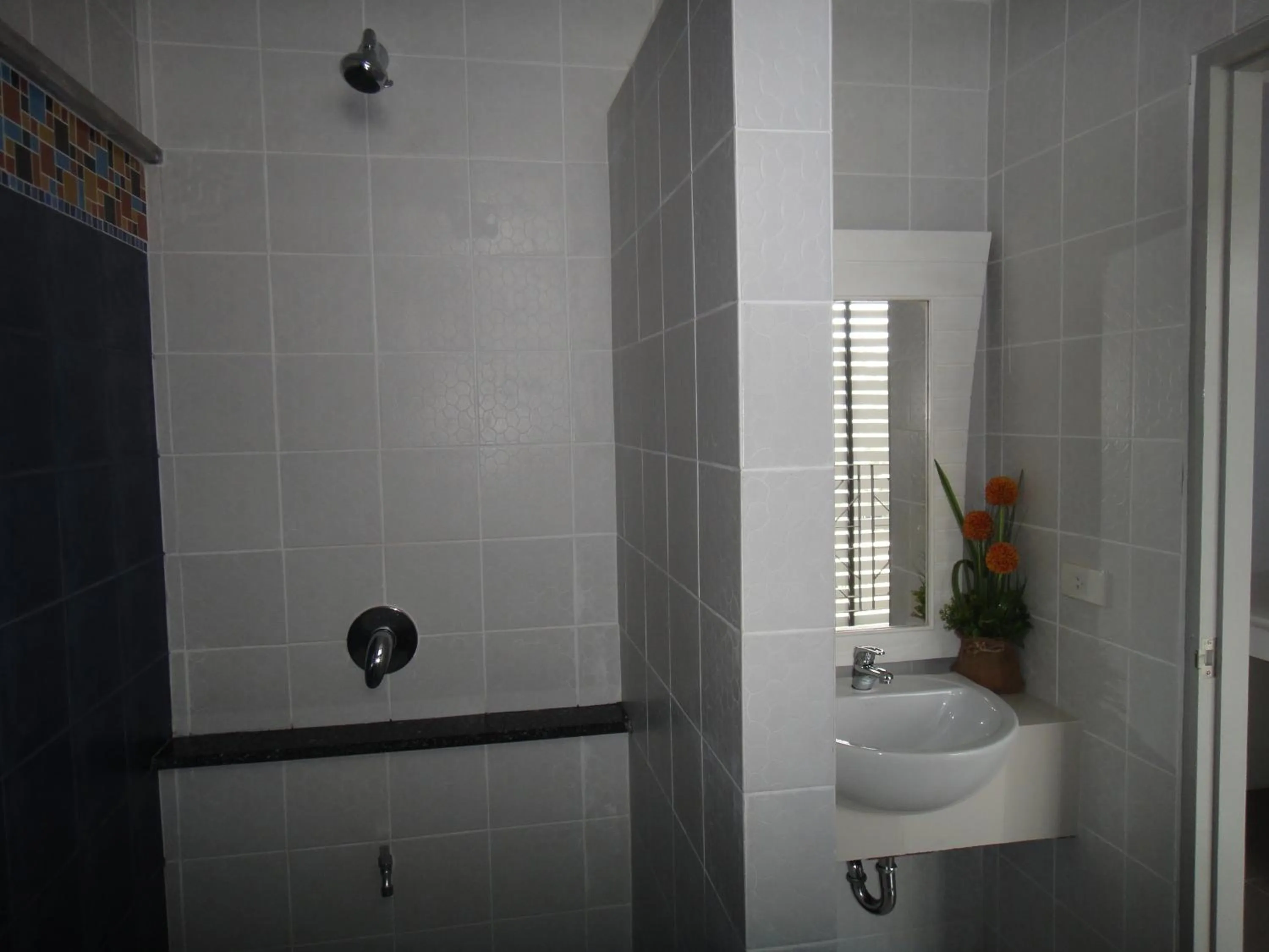 Toilet in Dinar Lodge