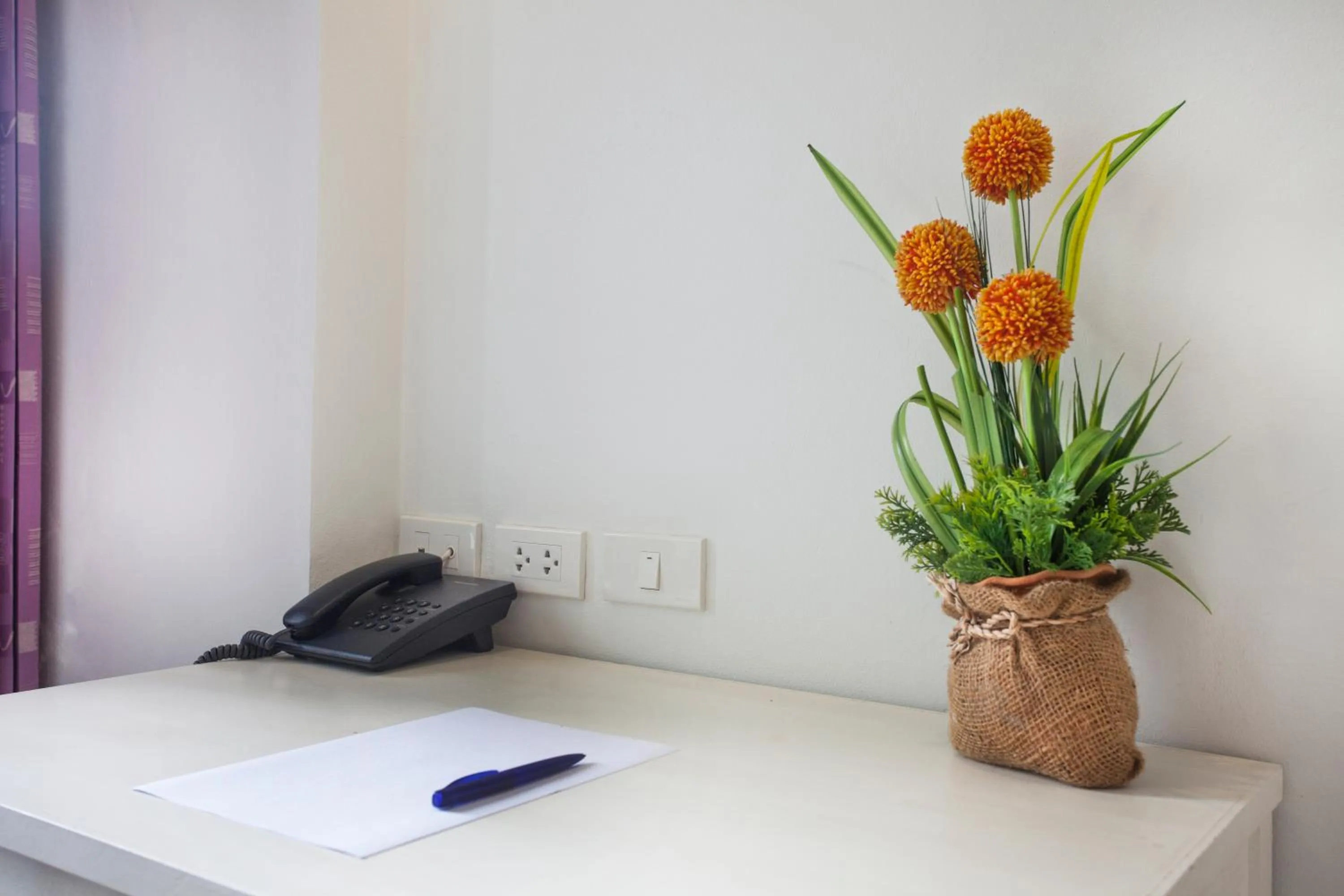 Seating area in Dinar Lodge