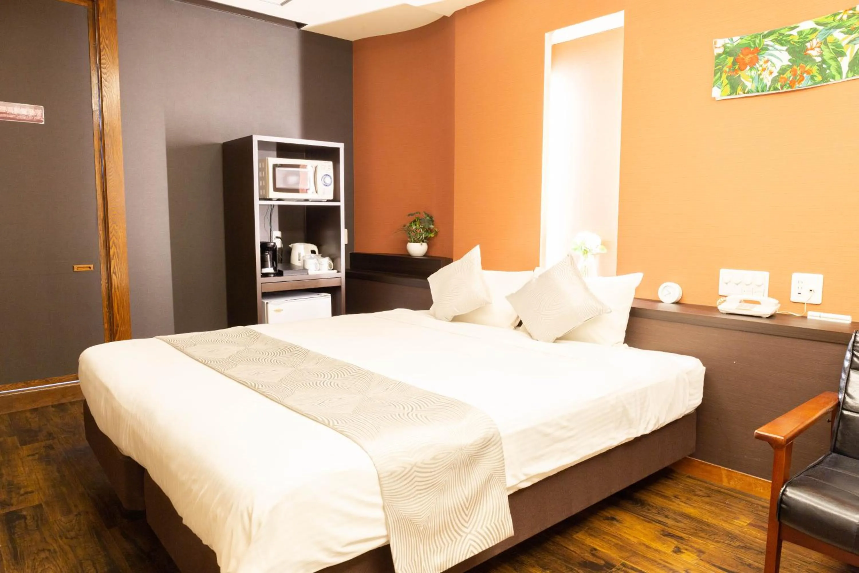 Photo of the whole room, Bed in Nami No Ue Crystal Hotel