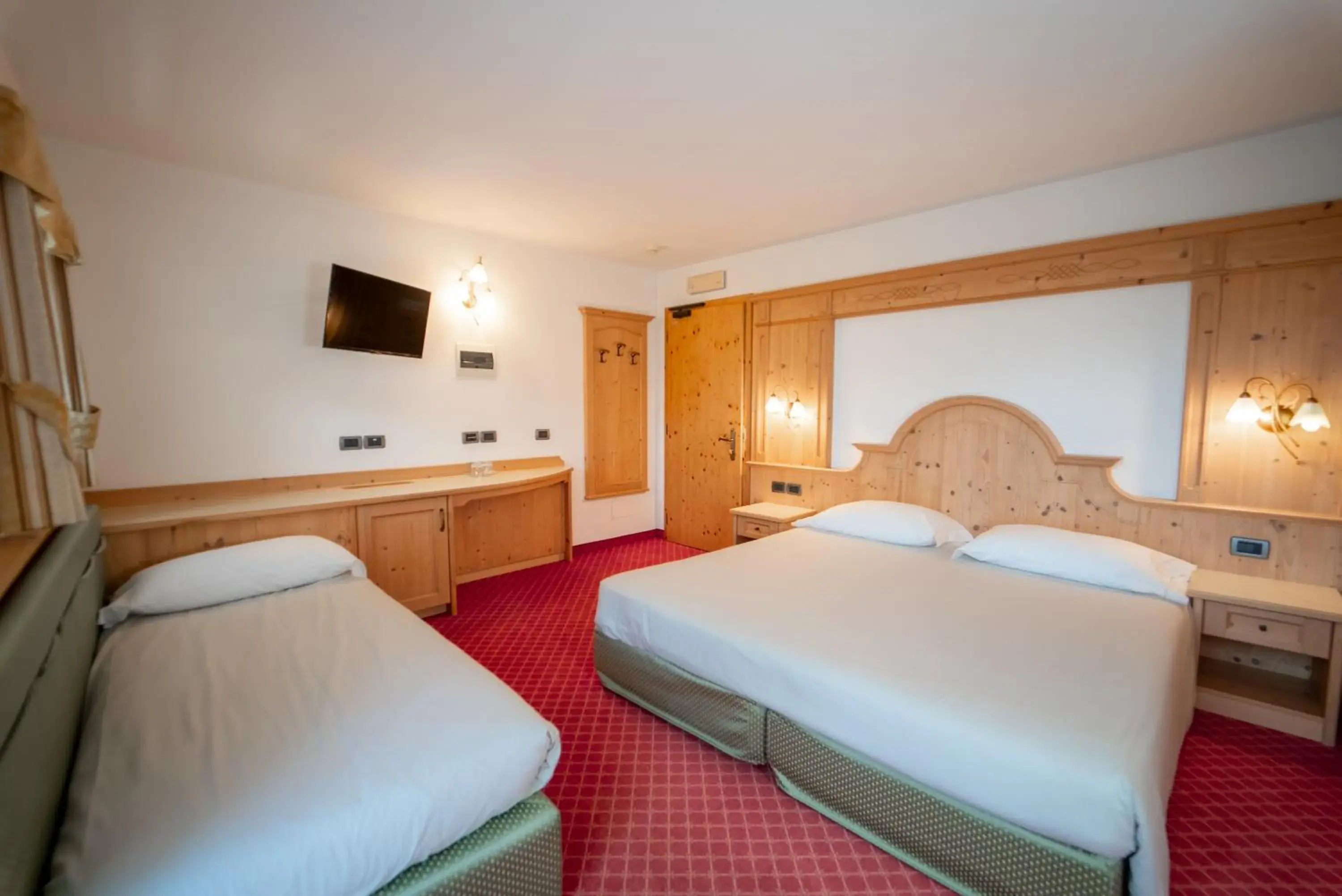 Triple Room with Balcony in Chalet Campiglio Imperiale Triple Room with Balcony in Chalet Campiglio Imperiale