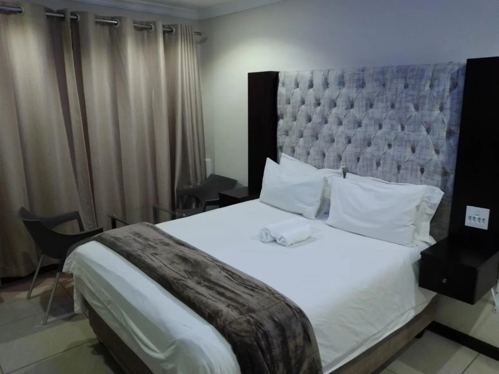 Bed in Angel Guest House