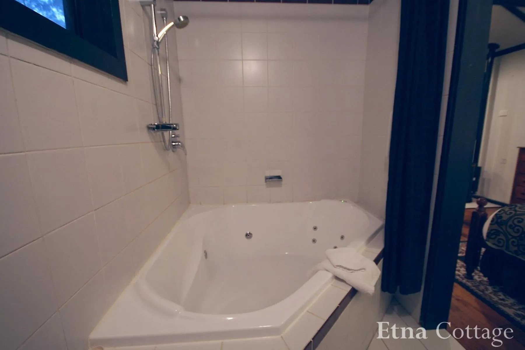 Bath in Tudor Cottages