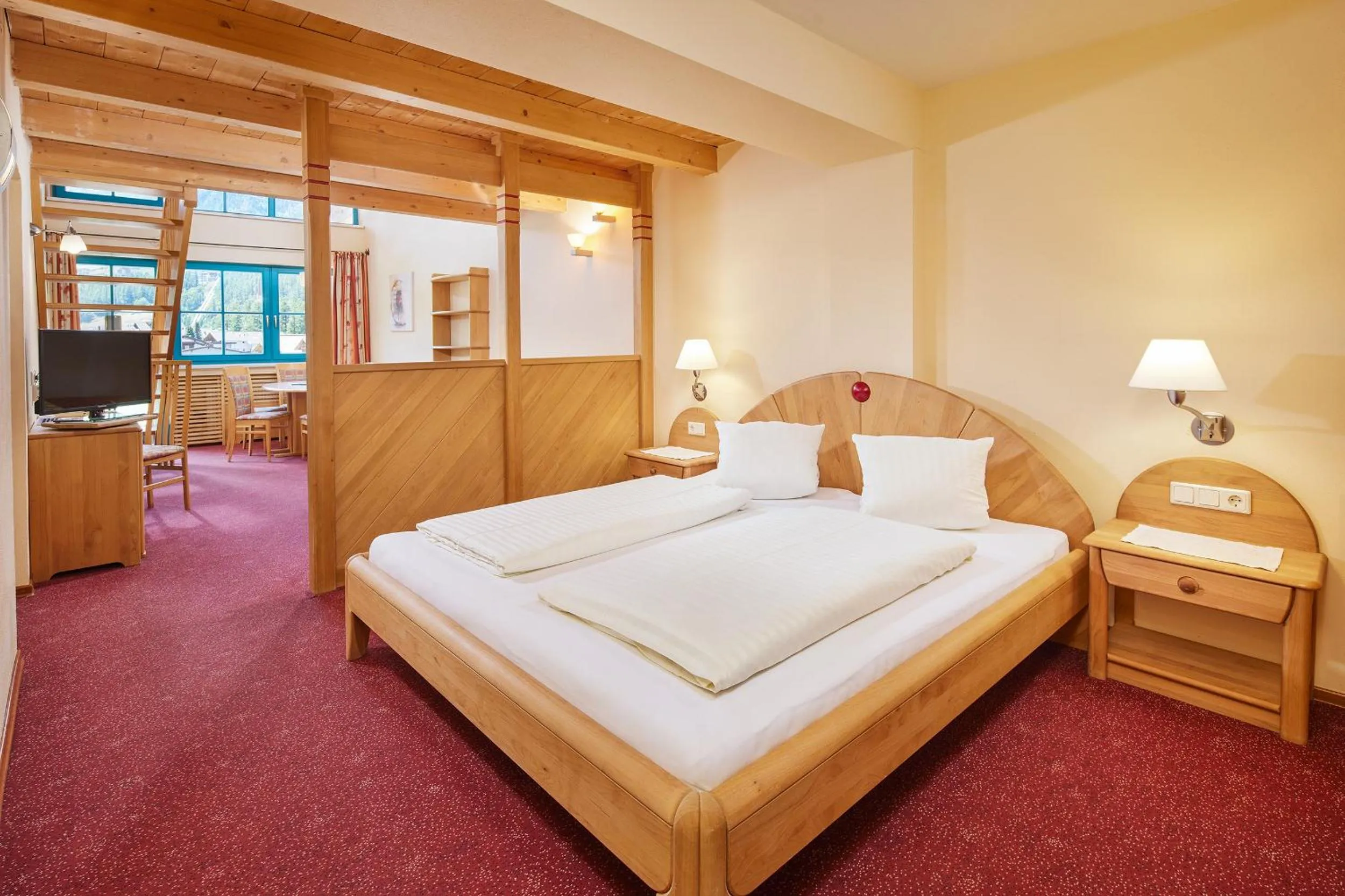 Photo of the whole room, Bed in Hotel Sunny Sölden