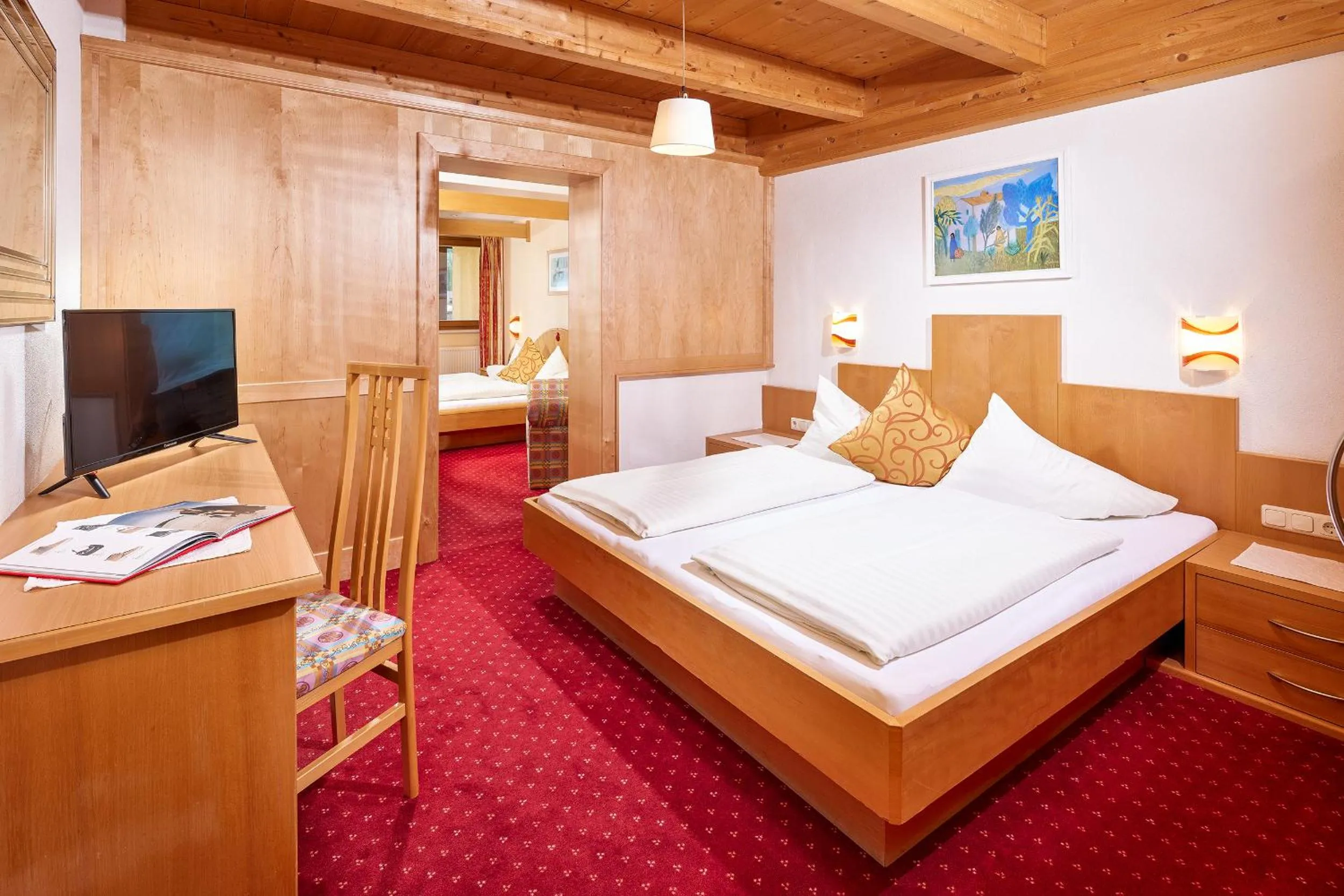 Photo of the whole room, Bed in Hotel Sunny Sölden