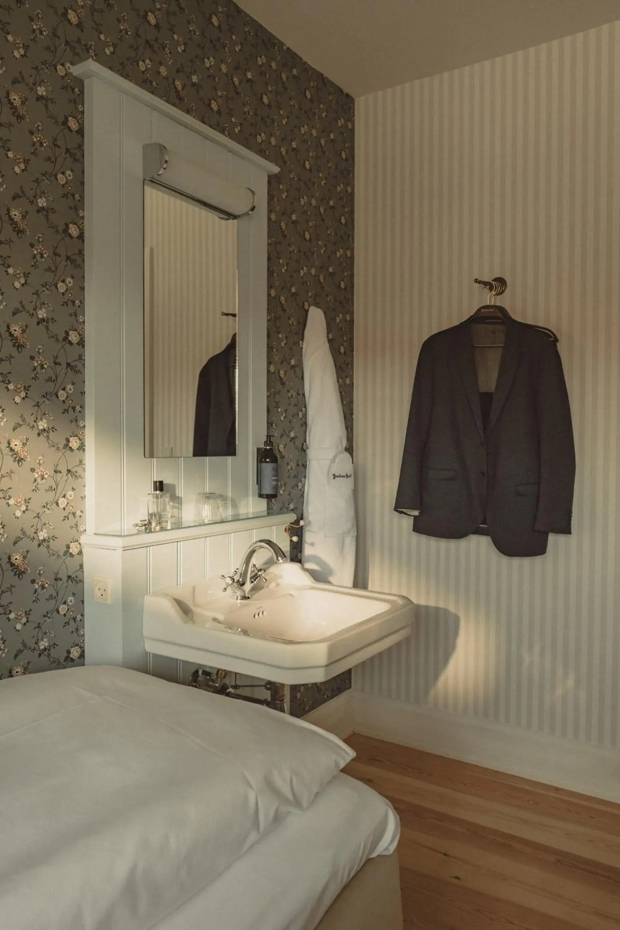 Single Room with Shared Bathroom - Annex in Brøndums Hotel Single Room with Shared Bathroom - Annex in Brøndums Hotel