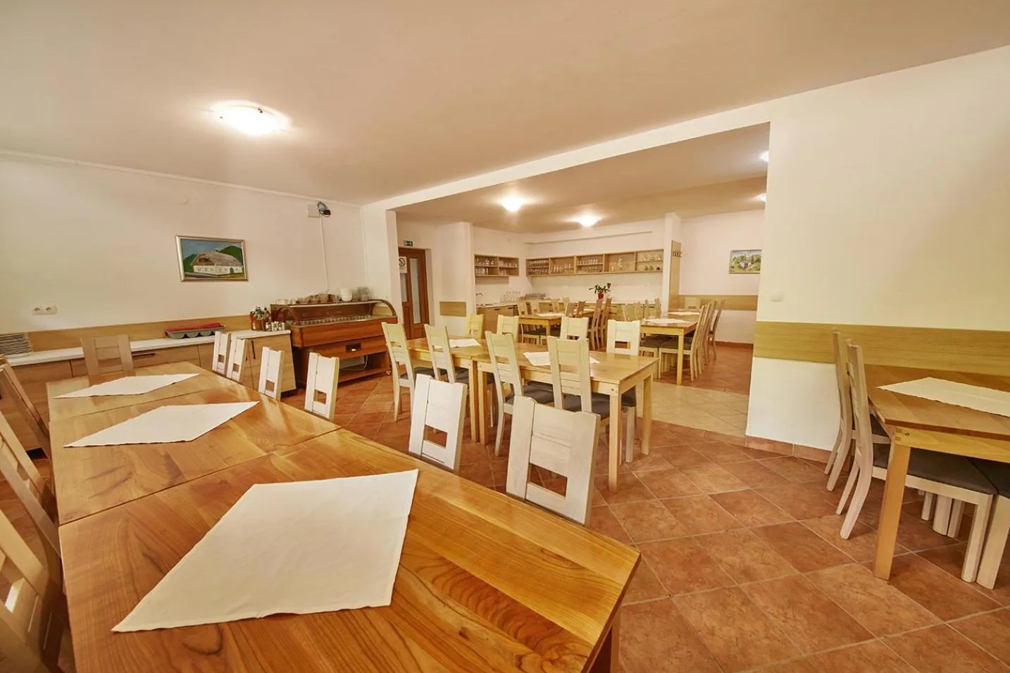 Restaurant/places to eat in Rute Hotel and Apartments